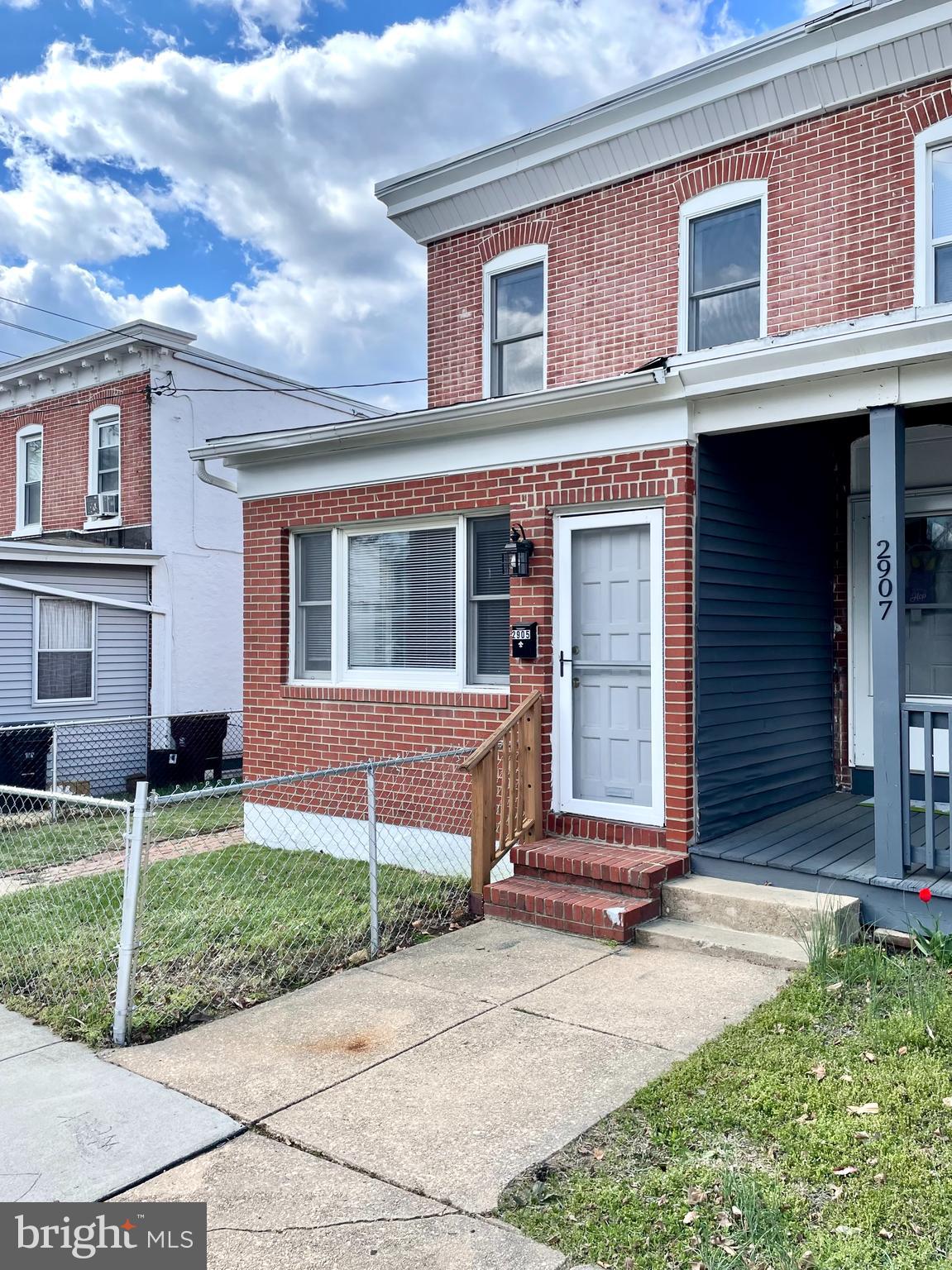 2905 N MADISON STREET