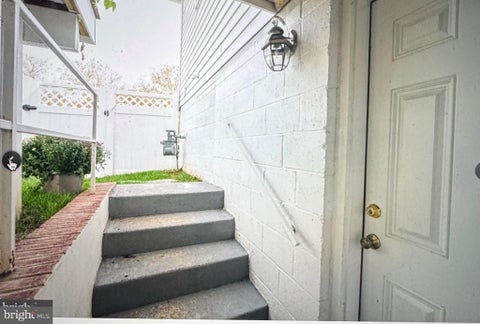 Condo For Rent - 7605 Hayfield Road<br/> ALEXANDRIA, VA 22315