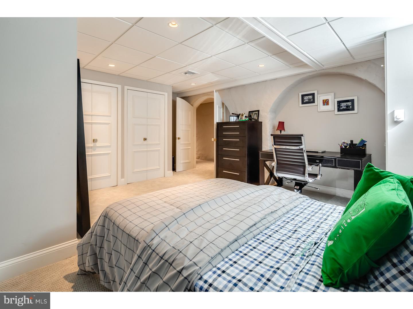 SOCIETY HILL - Residential