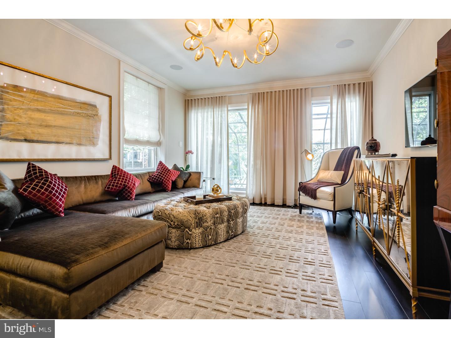 SOCIETY HILL - Residential