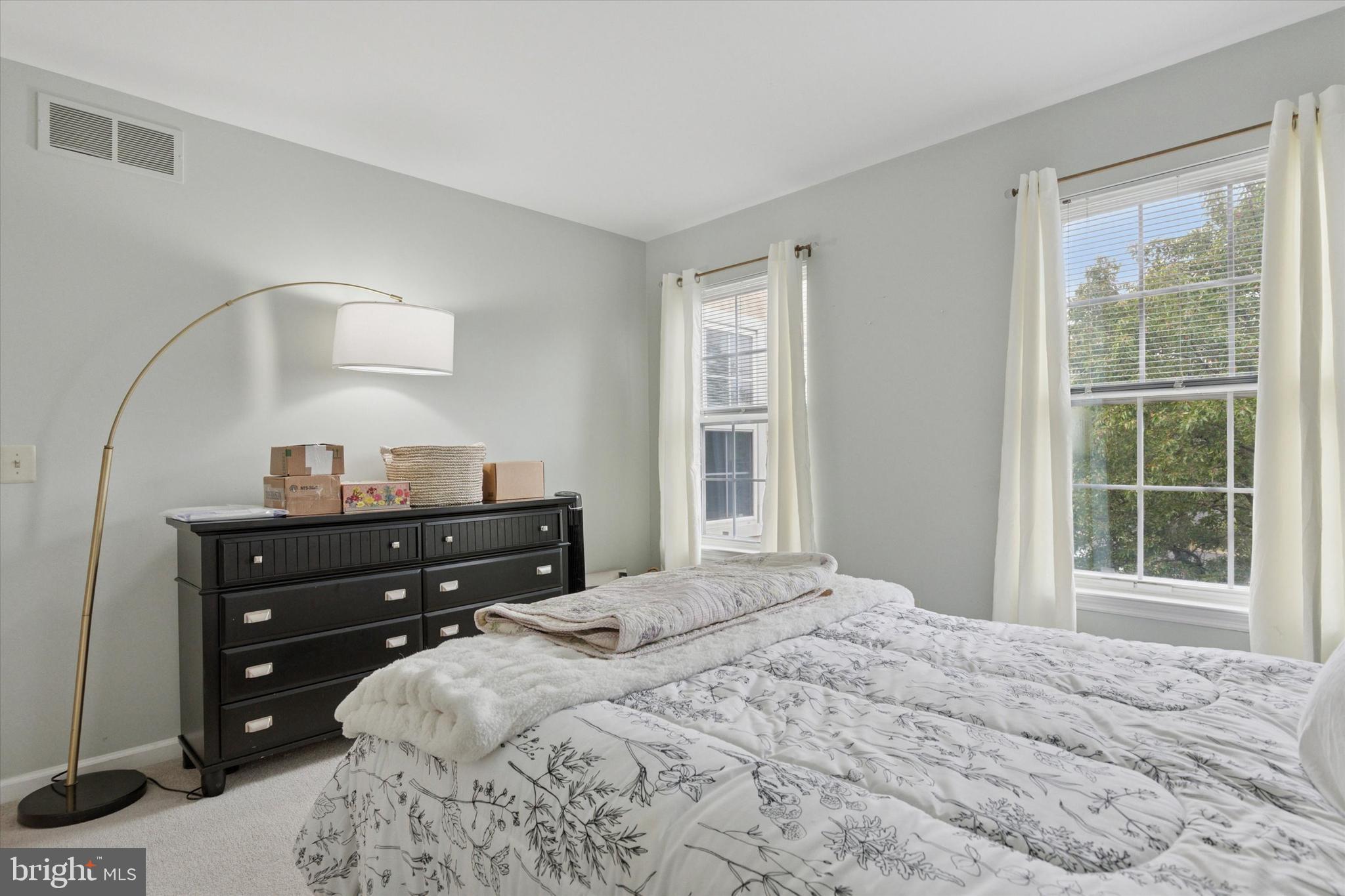 PINE CREST - Residential