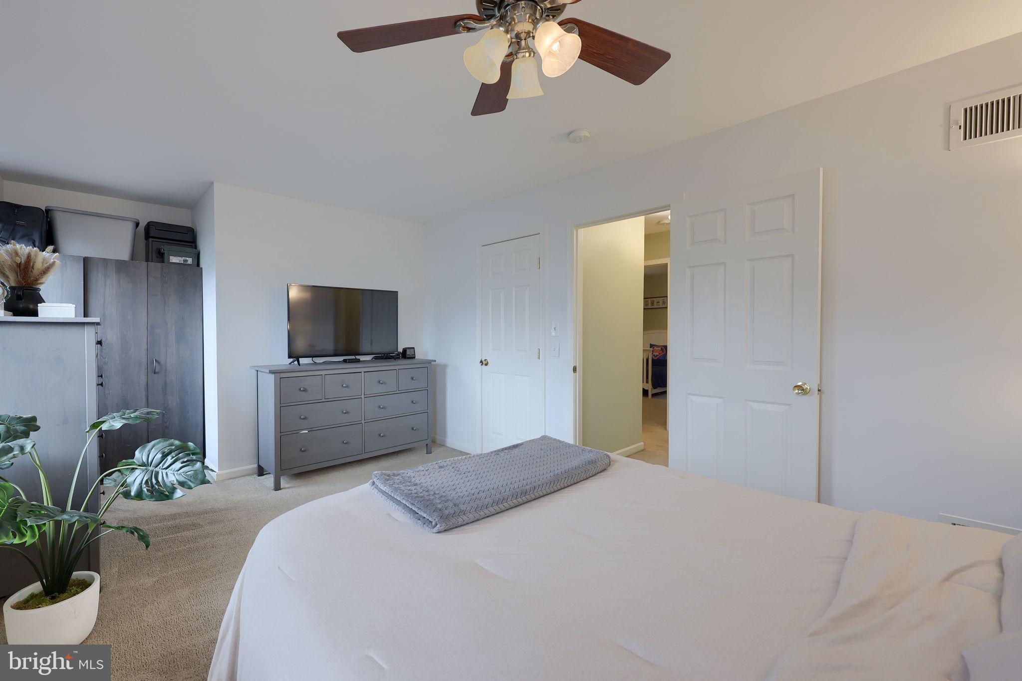 CASTLETON - Residential