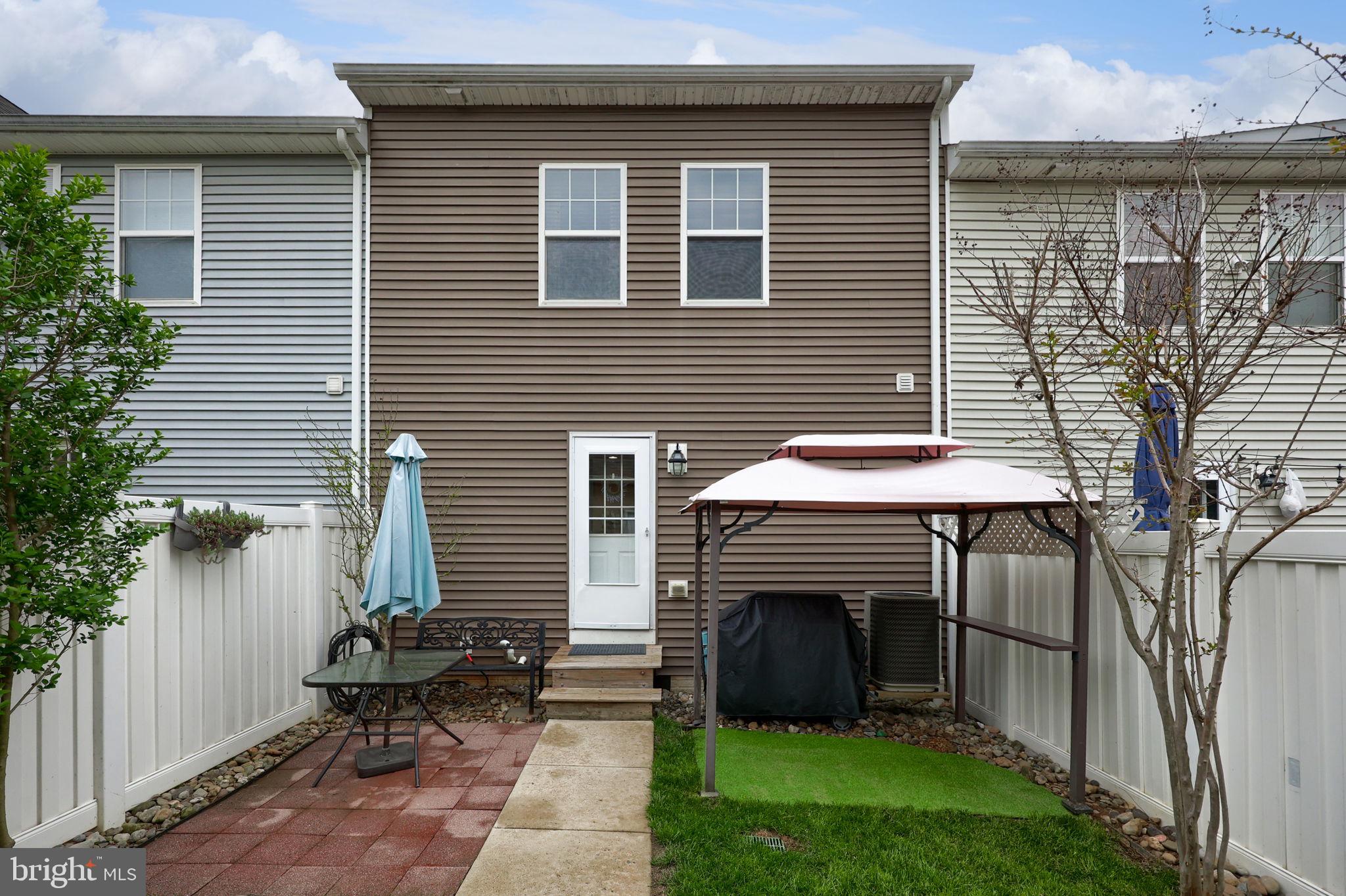 CASTLETON - Residential
