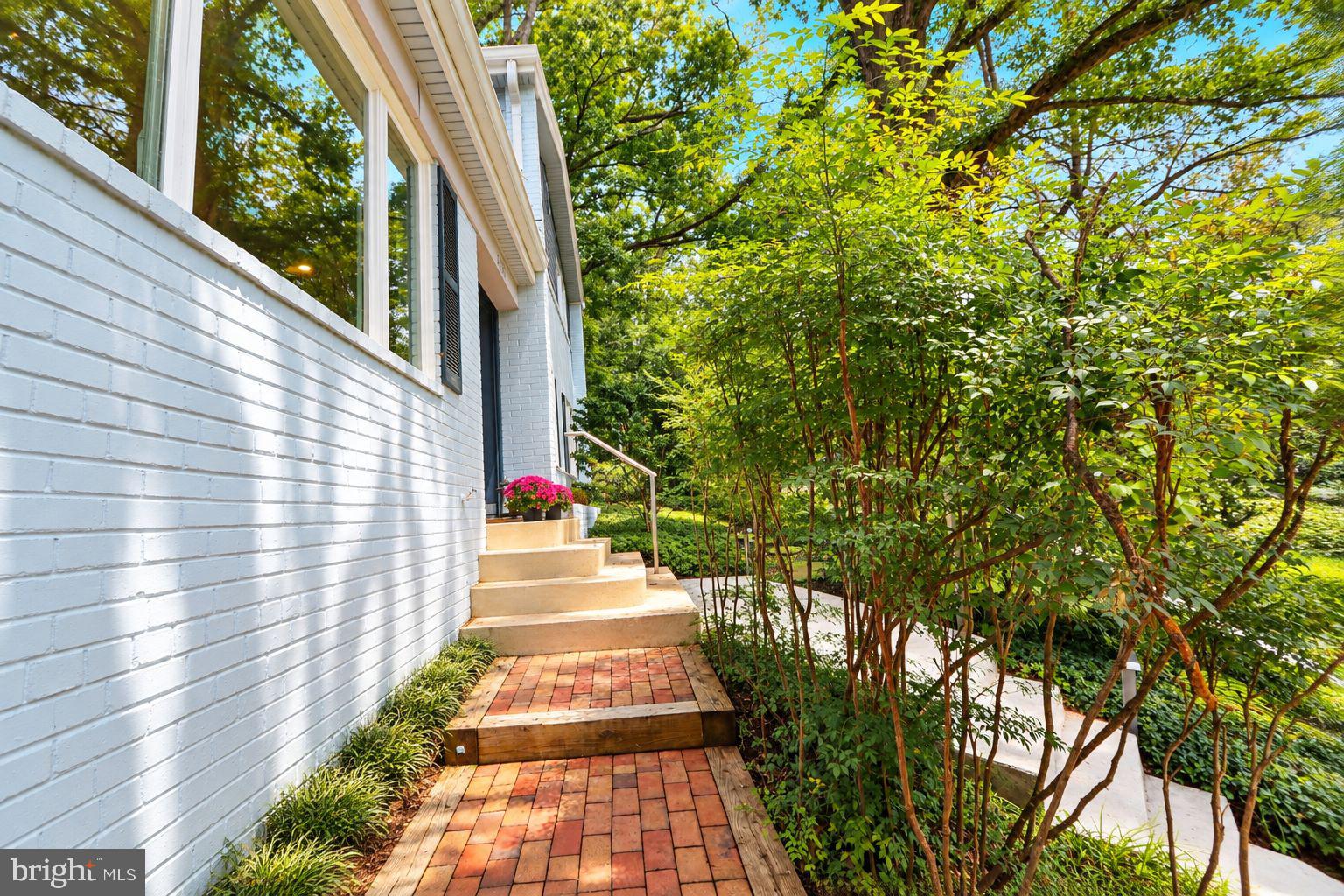 3733 30TH ROAD N