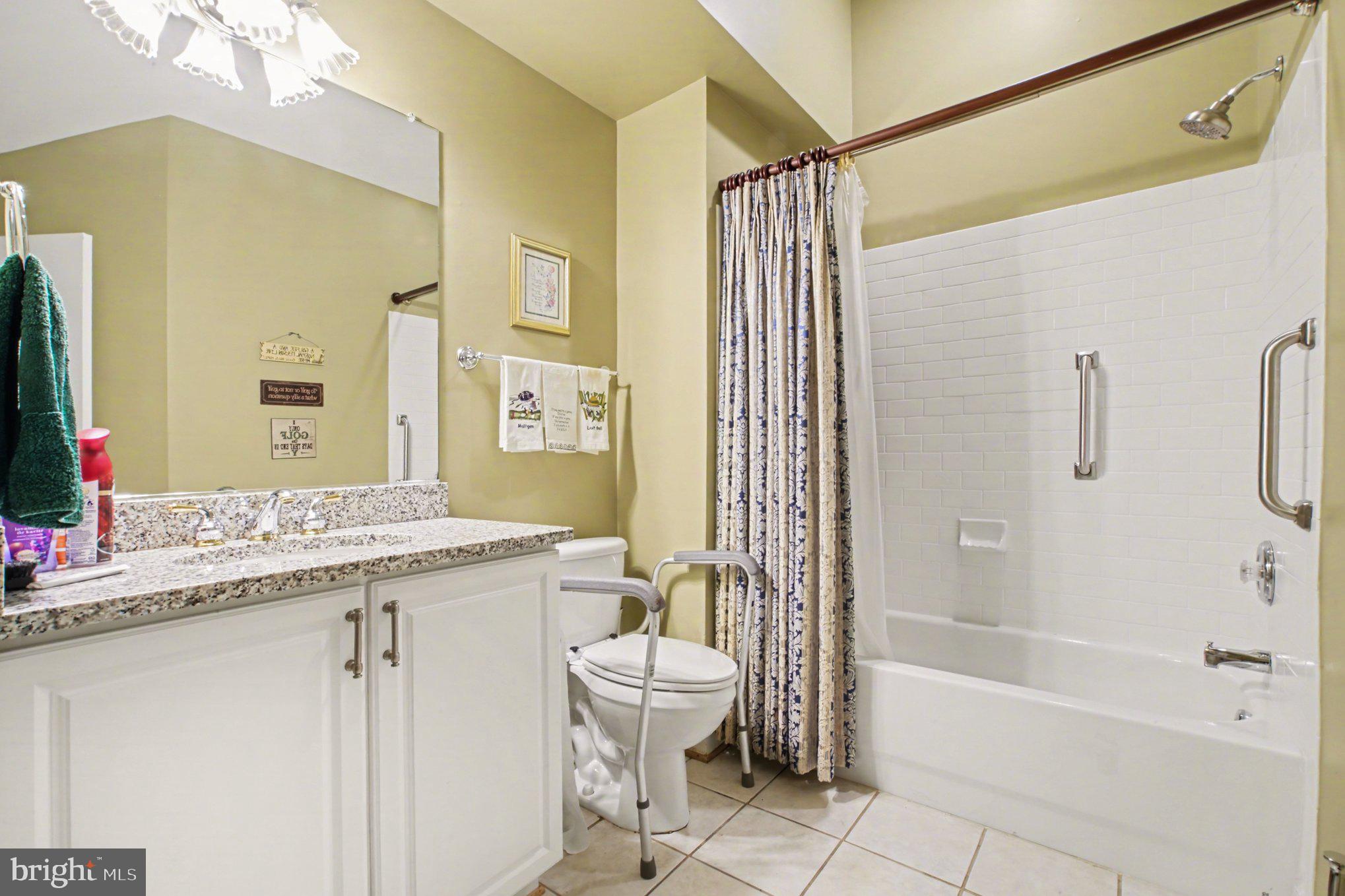 REGENCY PARK VILLAS - Residential