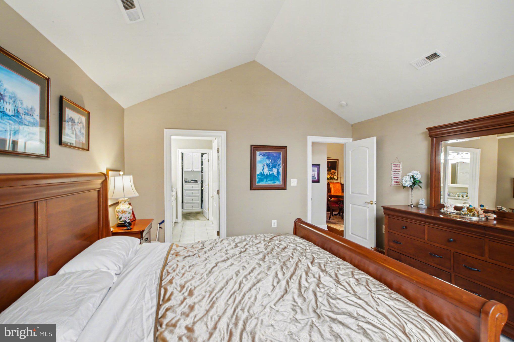 REGENCY PARK VILLAS - Residential