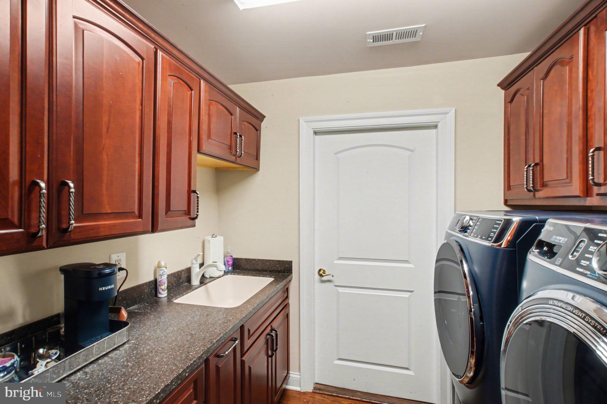 REGENCY PARK VILLAS - Residential
