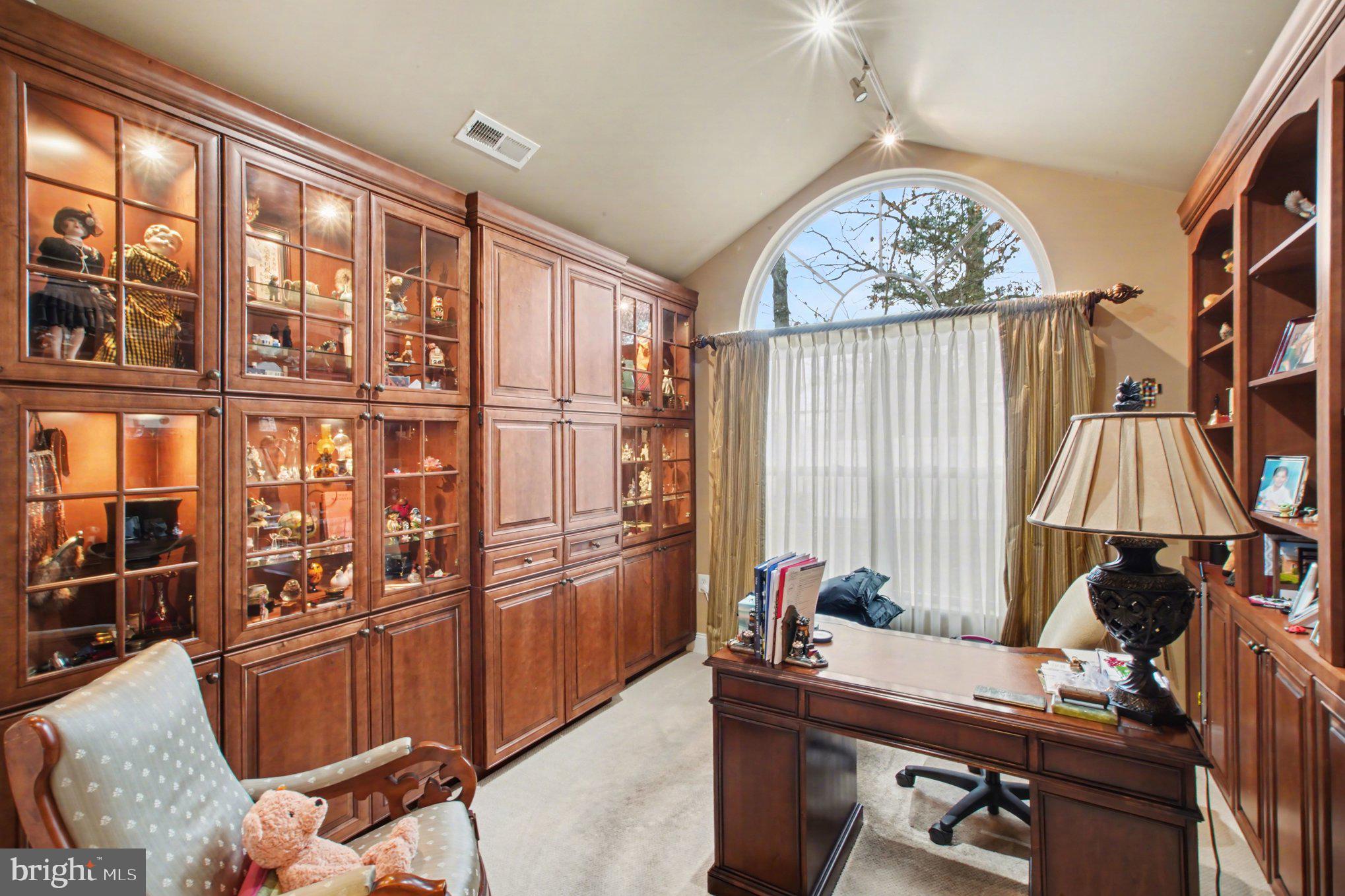 REGENCY PARK VILLAS - Residential