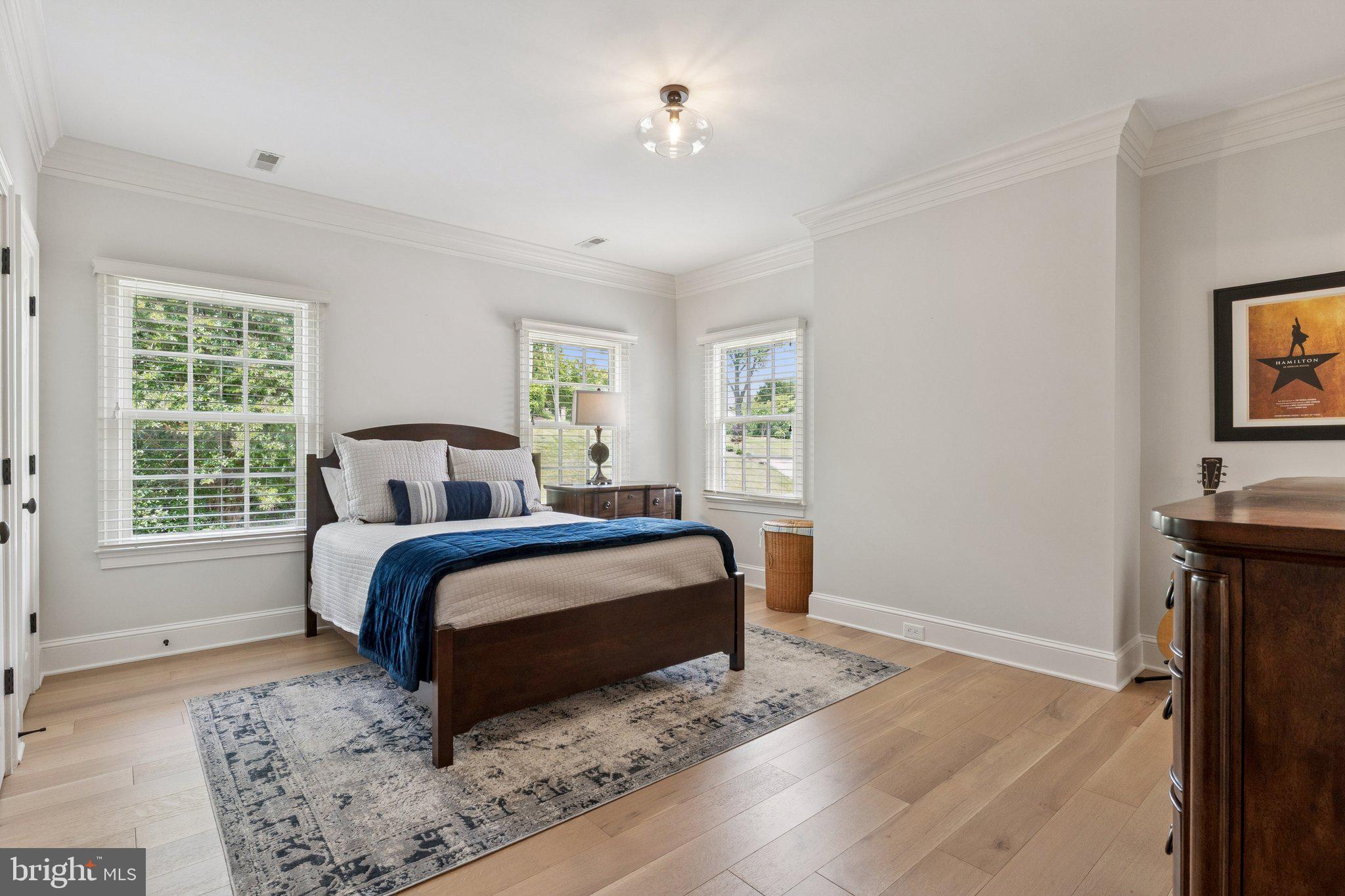 PENDENNIS MOUNT - Residential Lease