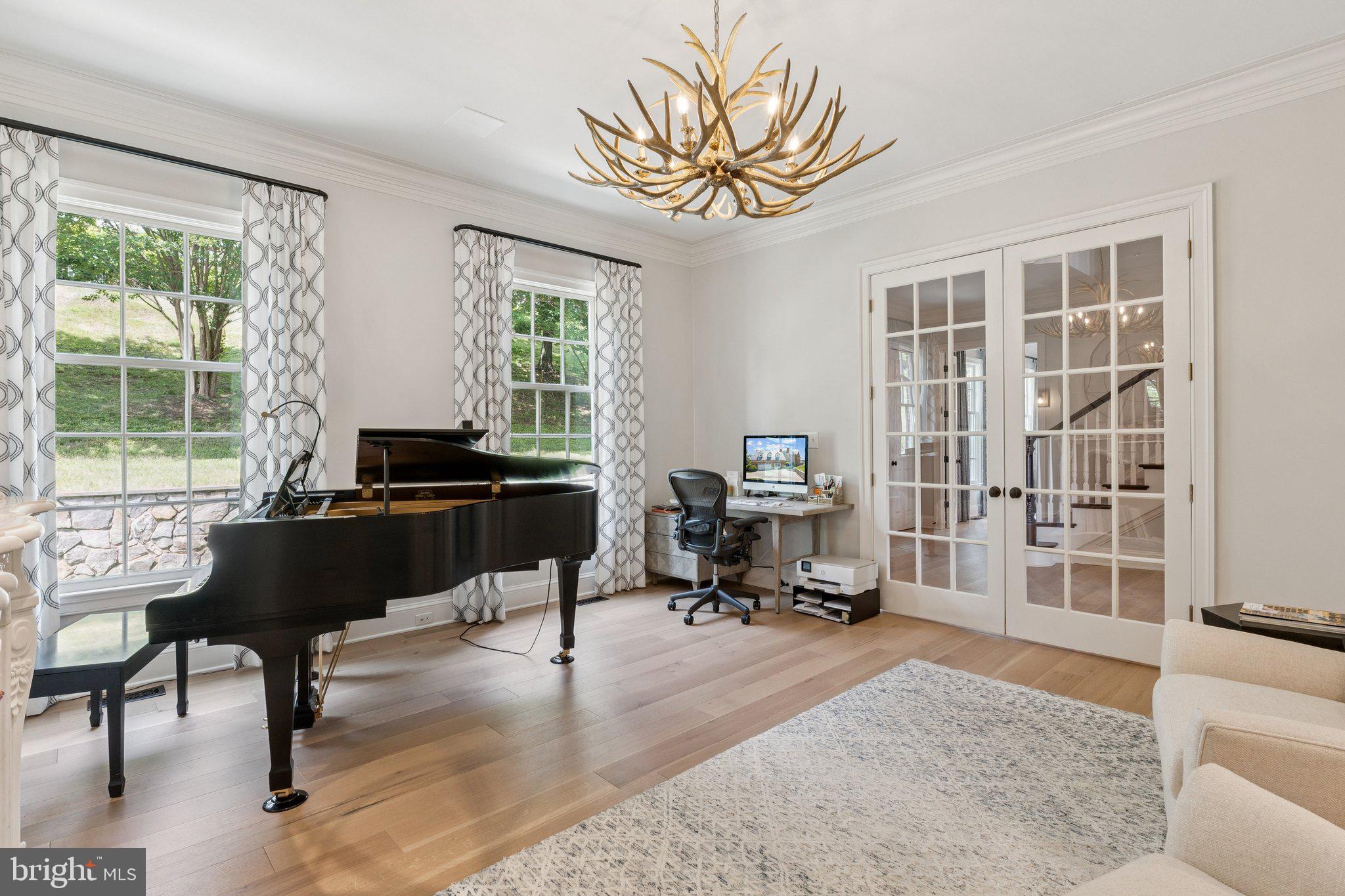 PENDENNIS MOUNT - Residential Lease