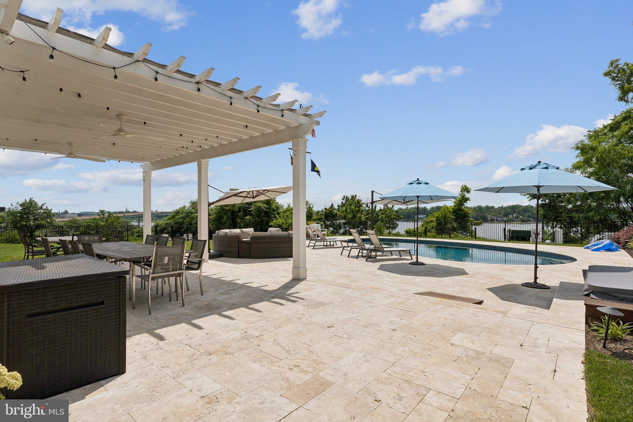 PENDENNIS MOUNT - Residential Lease