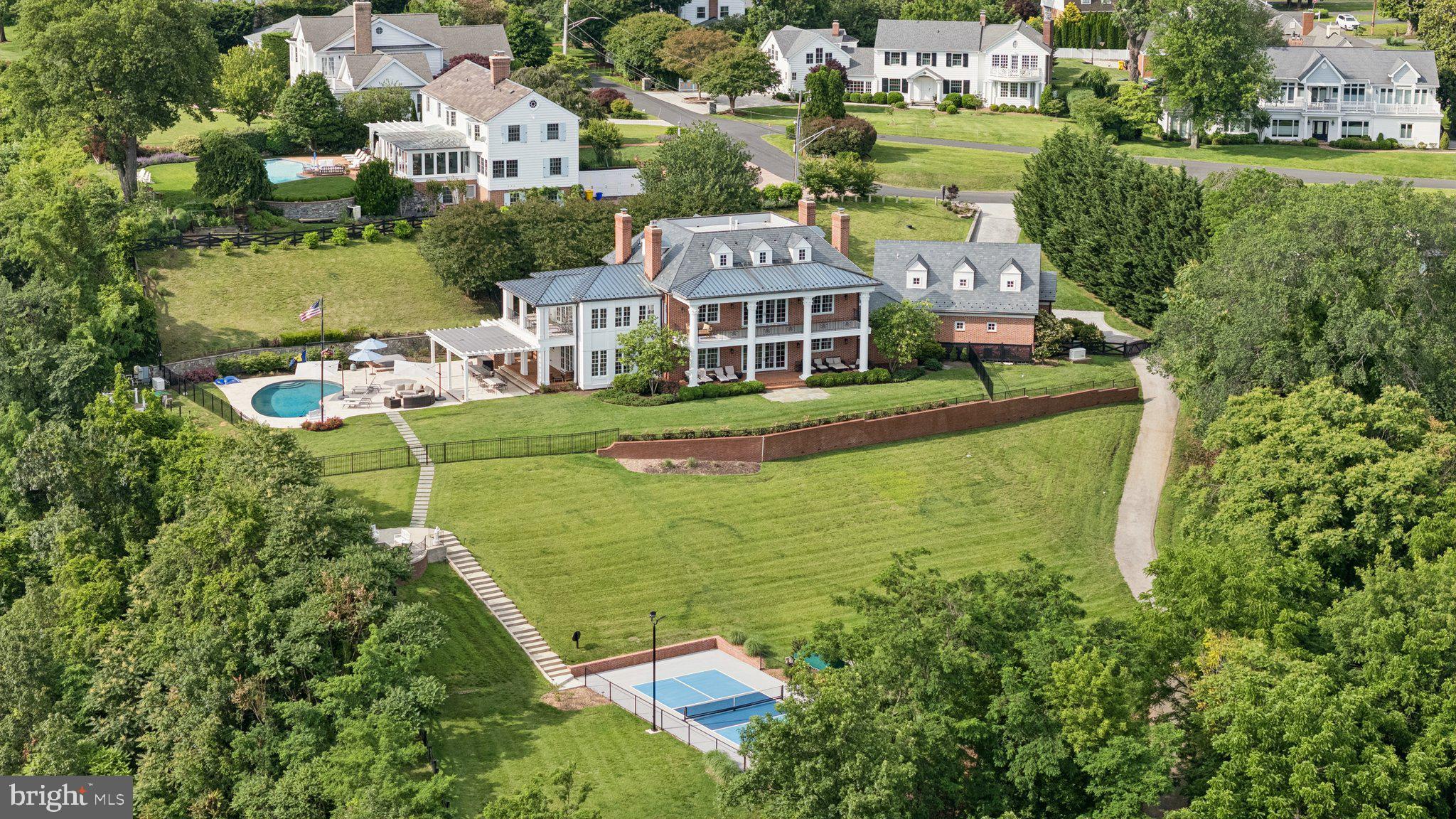 PENDENNIS MOUNT - Residential Lease