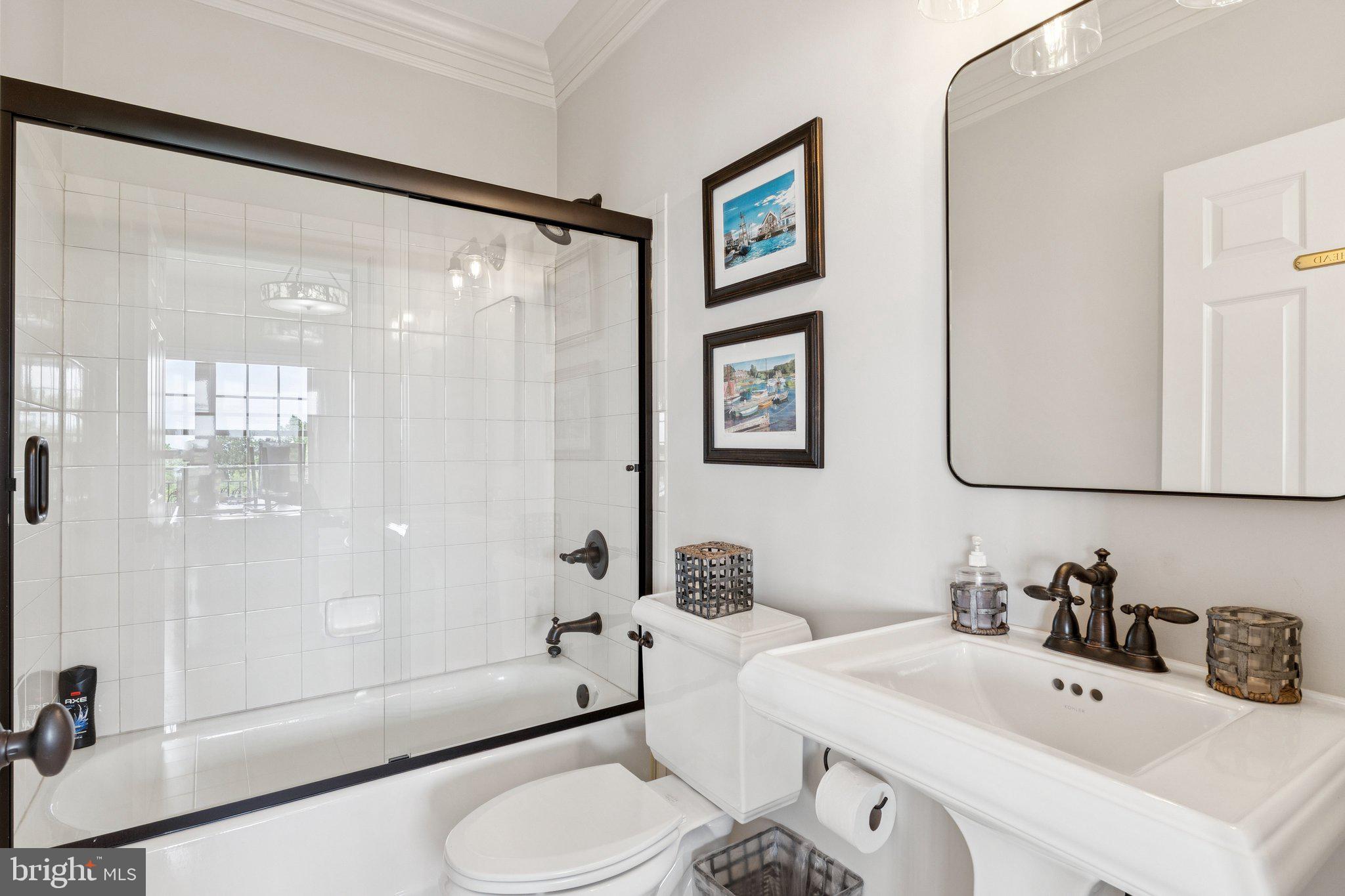 PENDENNIS MOUNT - Residential Lease