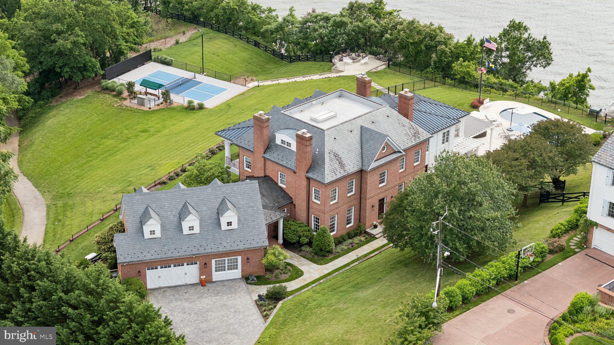 PENDENNIS MOUNT - Residential Lease