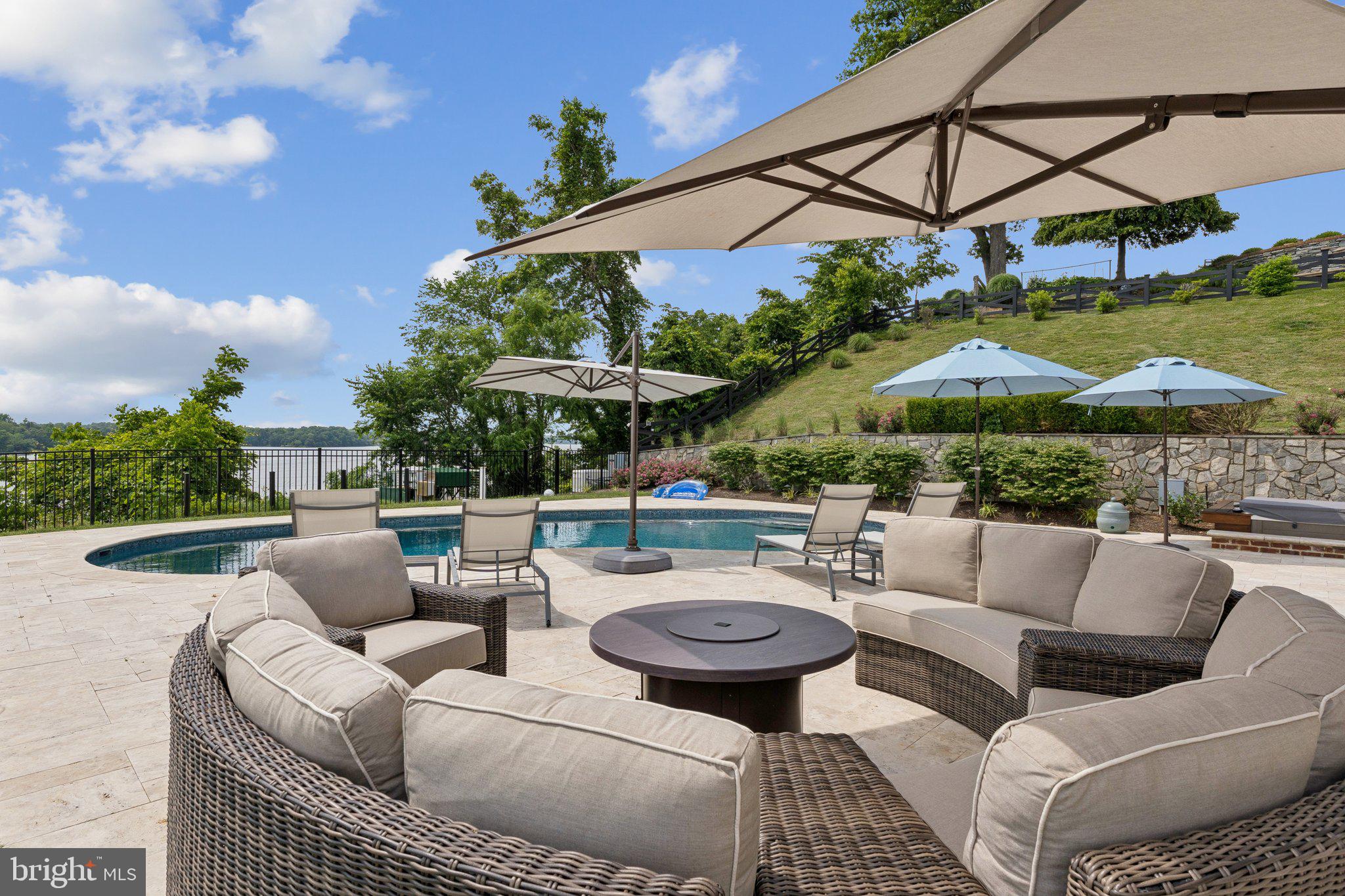 PENDENNIS MOUNT - Residential Lease