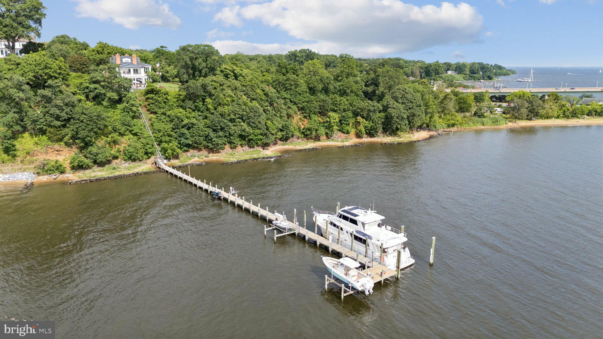 PENDENNIS MOUNT - Residential Lease