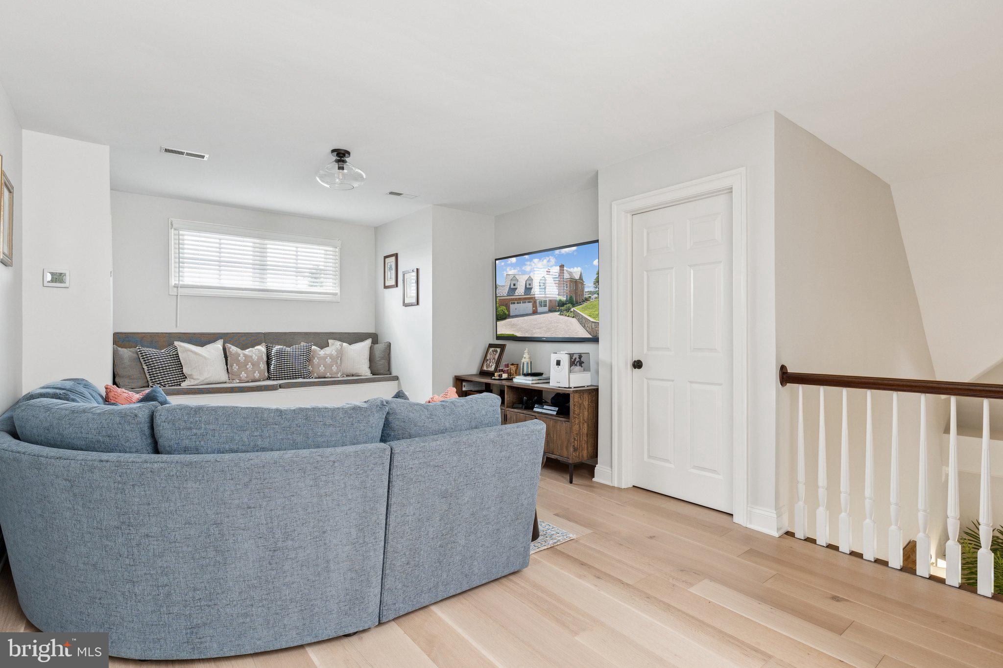 PENDENNIS MOUNT - Residential Lease