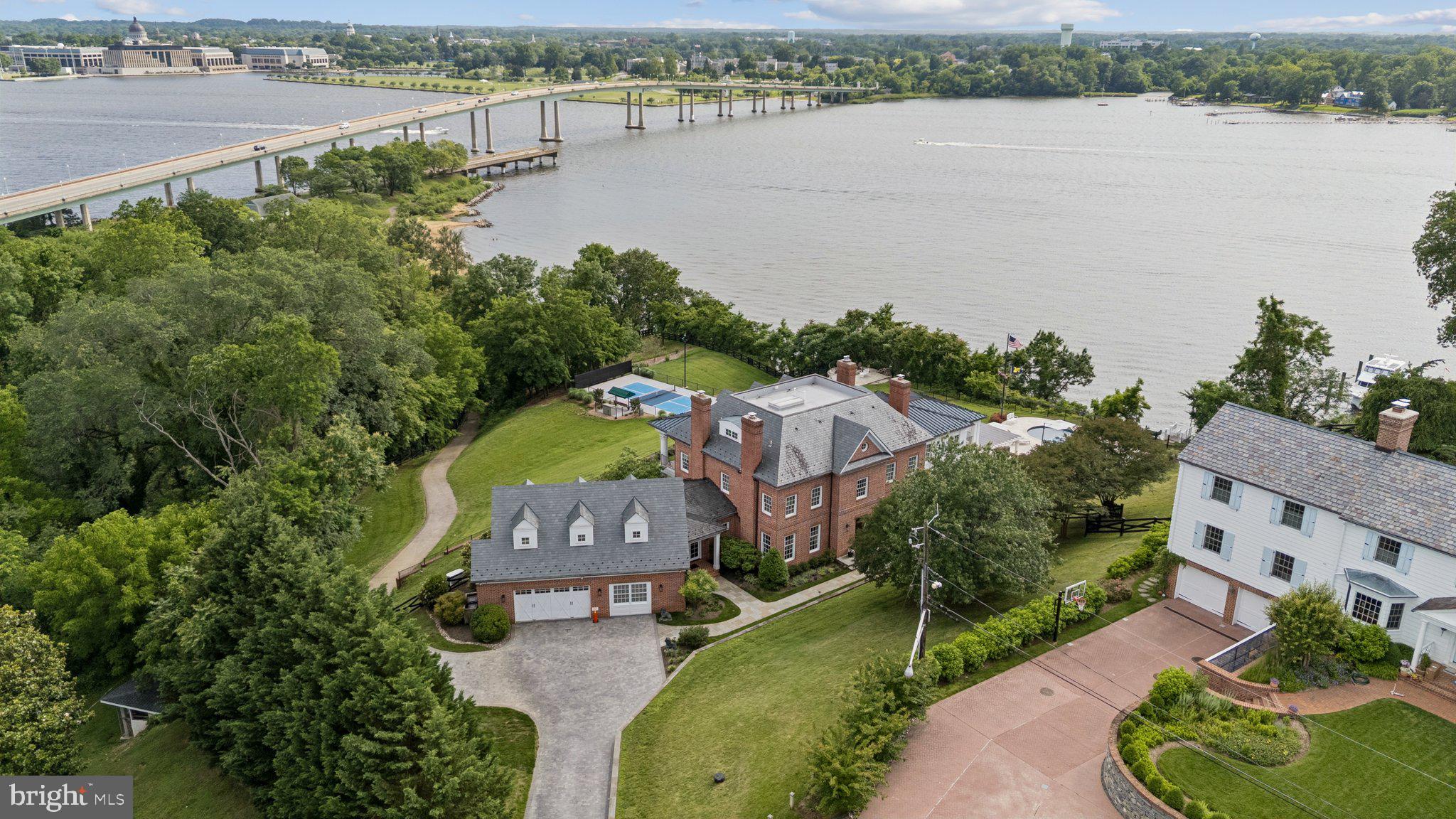 PENDENNIS MOUNT - Residential Lease