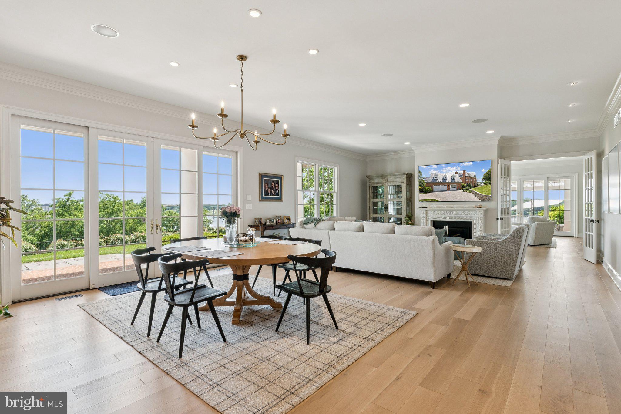 PENDENNIS MOUNT - Residential Lease