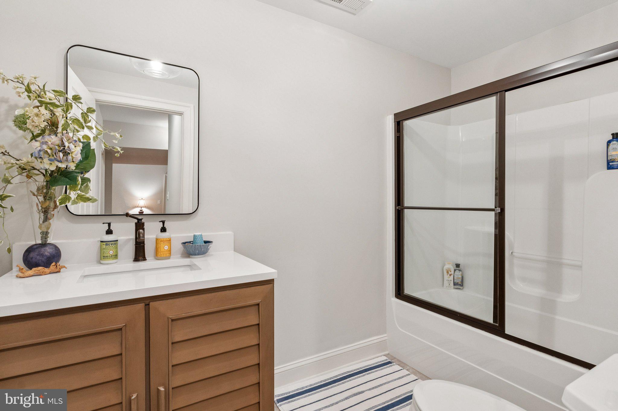 PENDENNIS MOUNT - Residential Lease