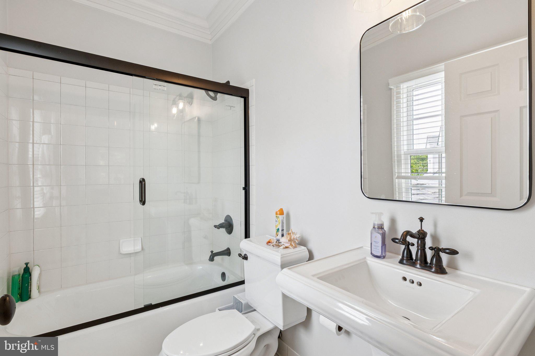PENDENNIS MOUNT - Residential Lease