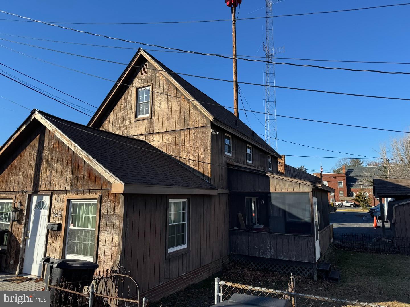 122 S BRADFORD STREET