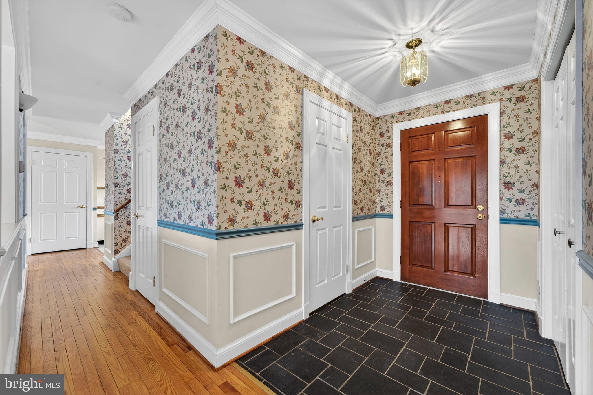 212 E MARSHALL STREET