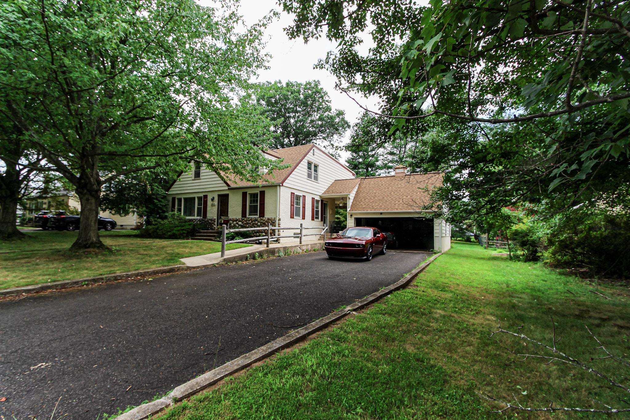 1040 CHERRY LANE