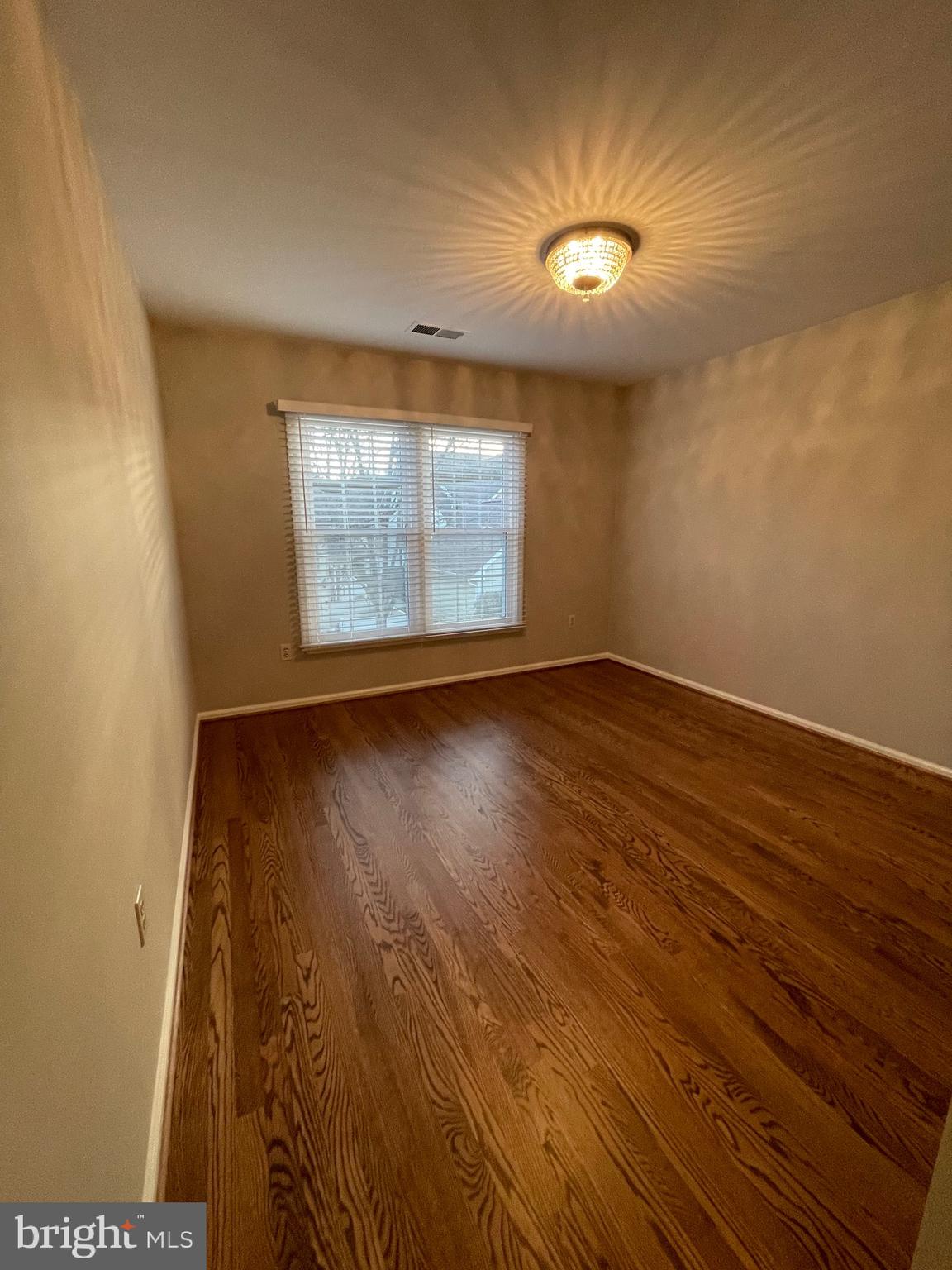 LUXBERRY COURTS - Residential Lease