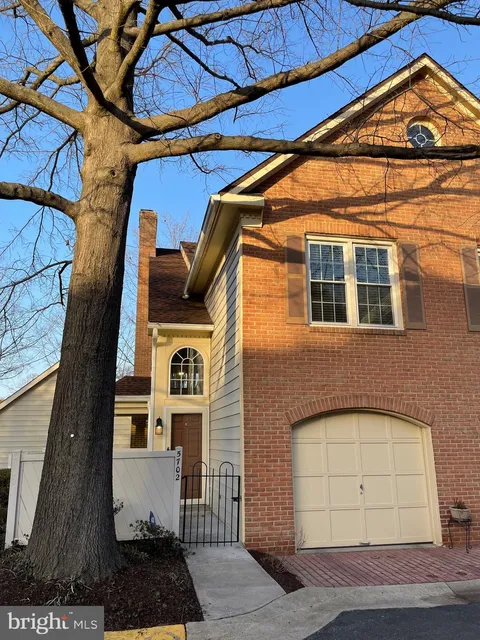 5702 Mayfair Manor Drive Unit 94, Rockville, MD MLS: MDMC2170508