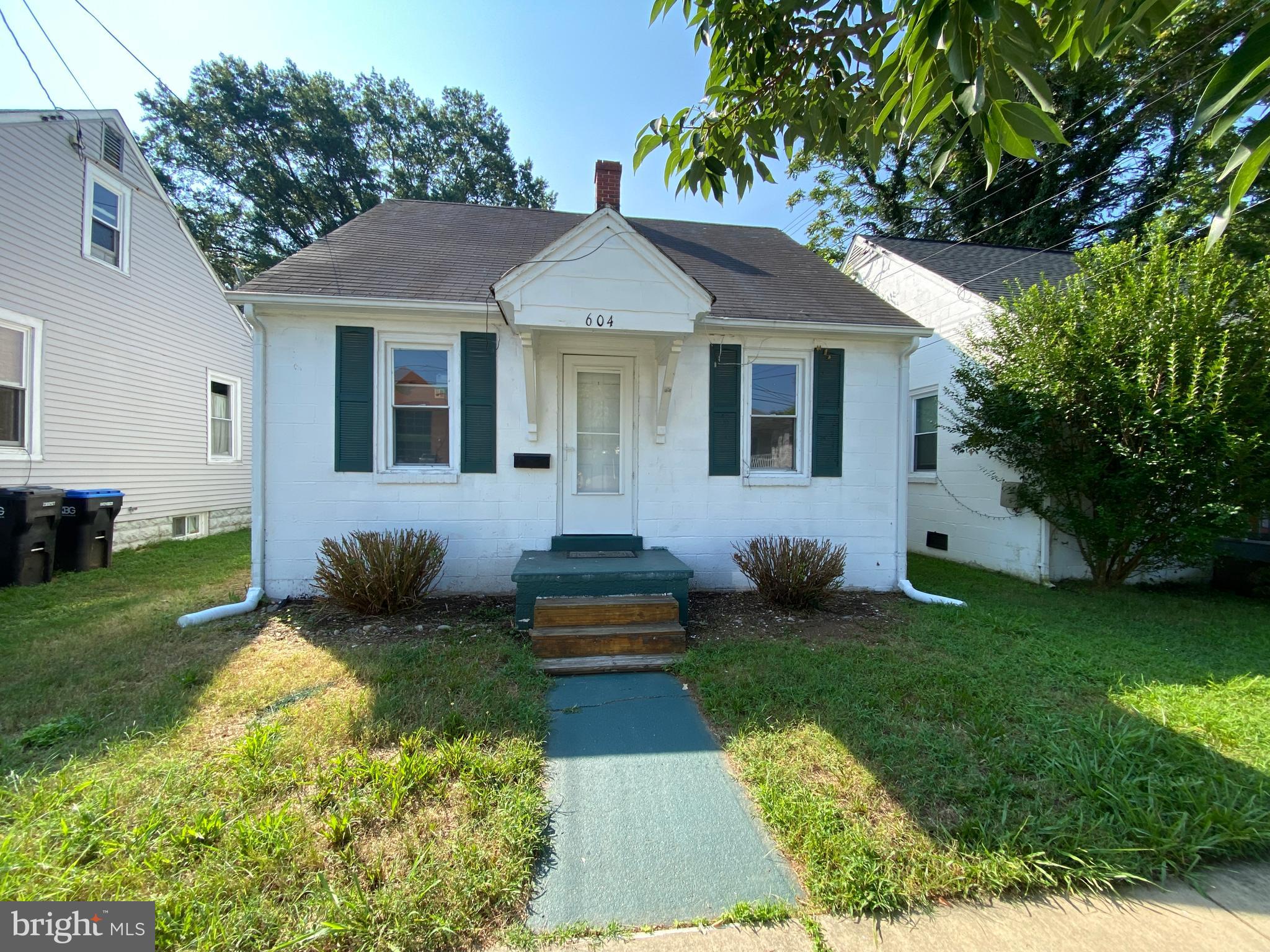 This delightful 2-bedroom, 1-bath colonial is full of character—a true hidden gem in the city! Inside, you'll find 2 beds, 1 bath and a spacious attic with pull-down stairs, offering plenty of extra storage. Step outside to enjoy a large, private backyard—perfect for relaxing or entertaining. Ideally located just minutes from downtown Fredericksburg, with easy access to shops, the VRE, and the scenic Rappahannock Heritage walking and biking trails.
CREDIT: Good Credit Required
PETS: Yes, case-by-case
PET FEE: $450/pet non-refundable fee
UTILITIES: Tenant Pays All
APPLICATION FEE: $65 per applicant
SECURITY DEPOSIT: Minimum One month's rent (Please note that in certain cases, a double deposit may be required)
RESIDENT BENEFIT PACKAGE: $25/month
LEASING FEE: $125 One time due with Move-in Funds.