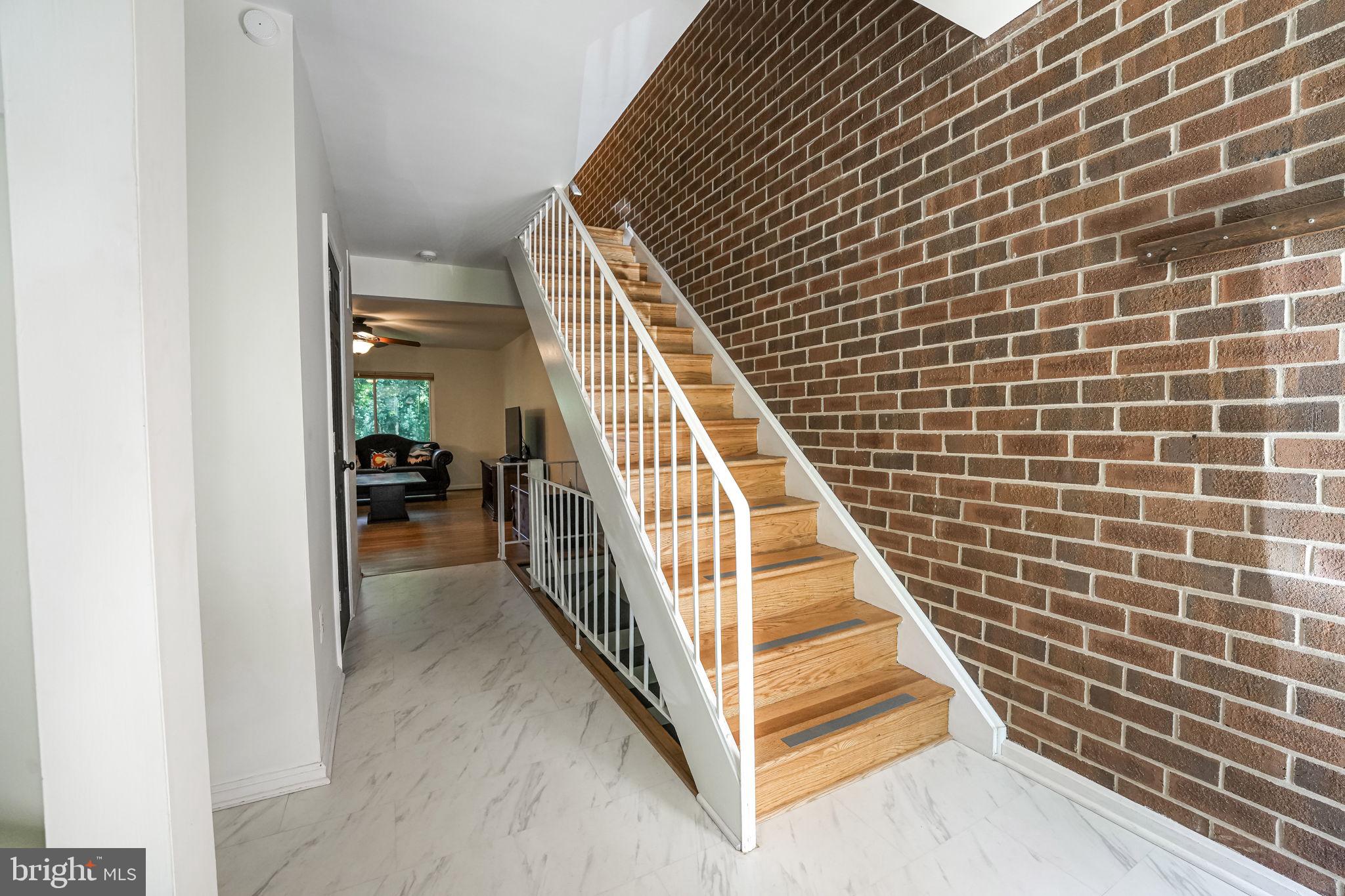 AMERICANA FAIRFAX - Residential Lease