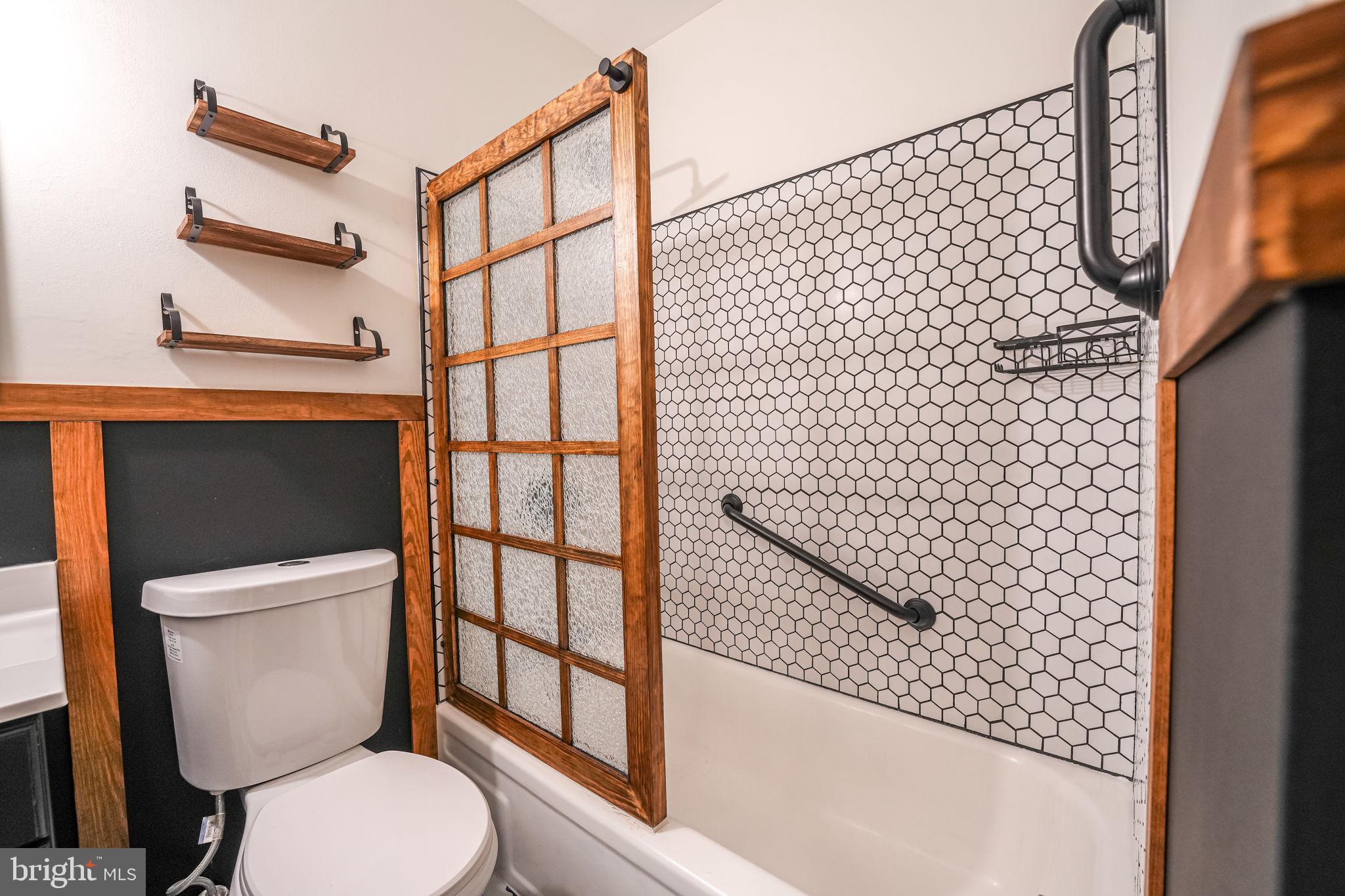 AMERICANA FAIRFAX - Residential Lease