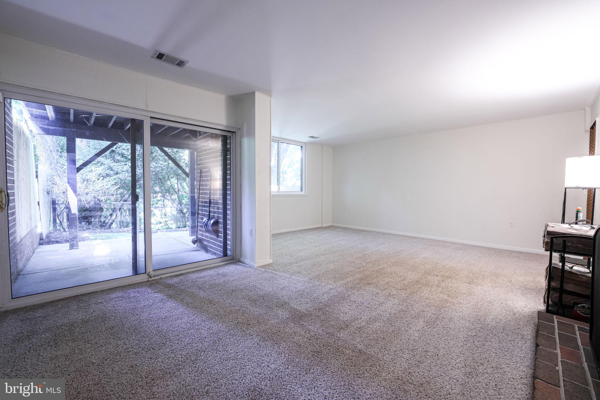 AMERICANA FAIRFAX - Residential Lease