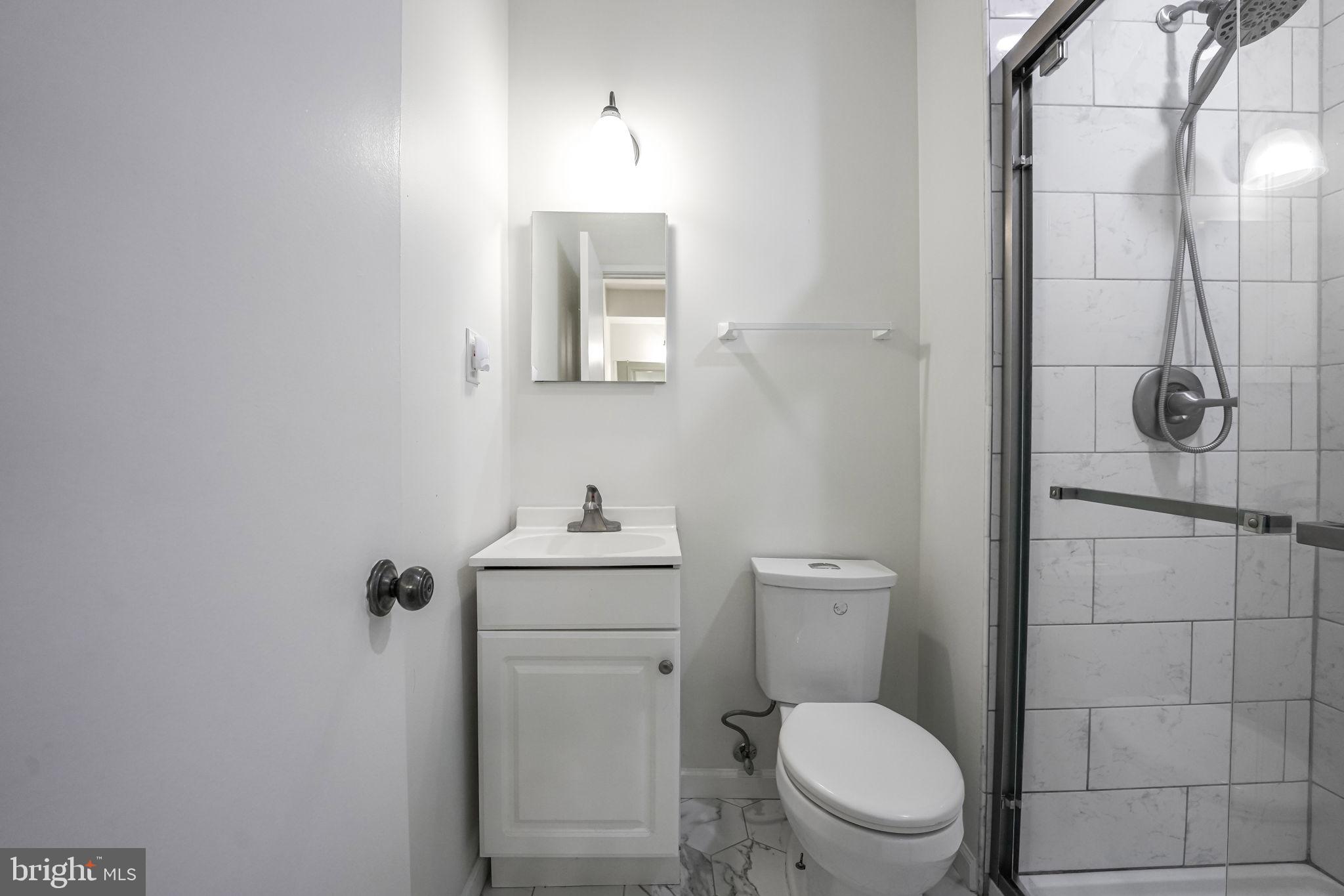 AMERICANA FAIRFAX - Residential Lease