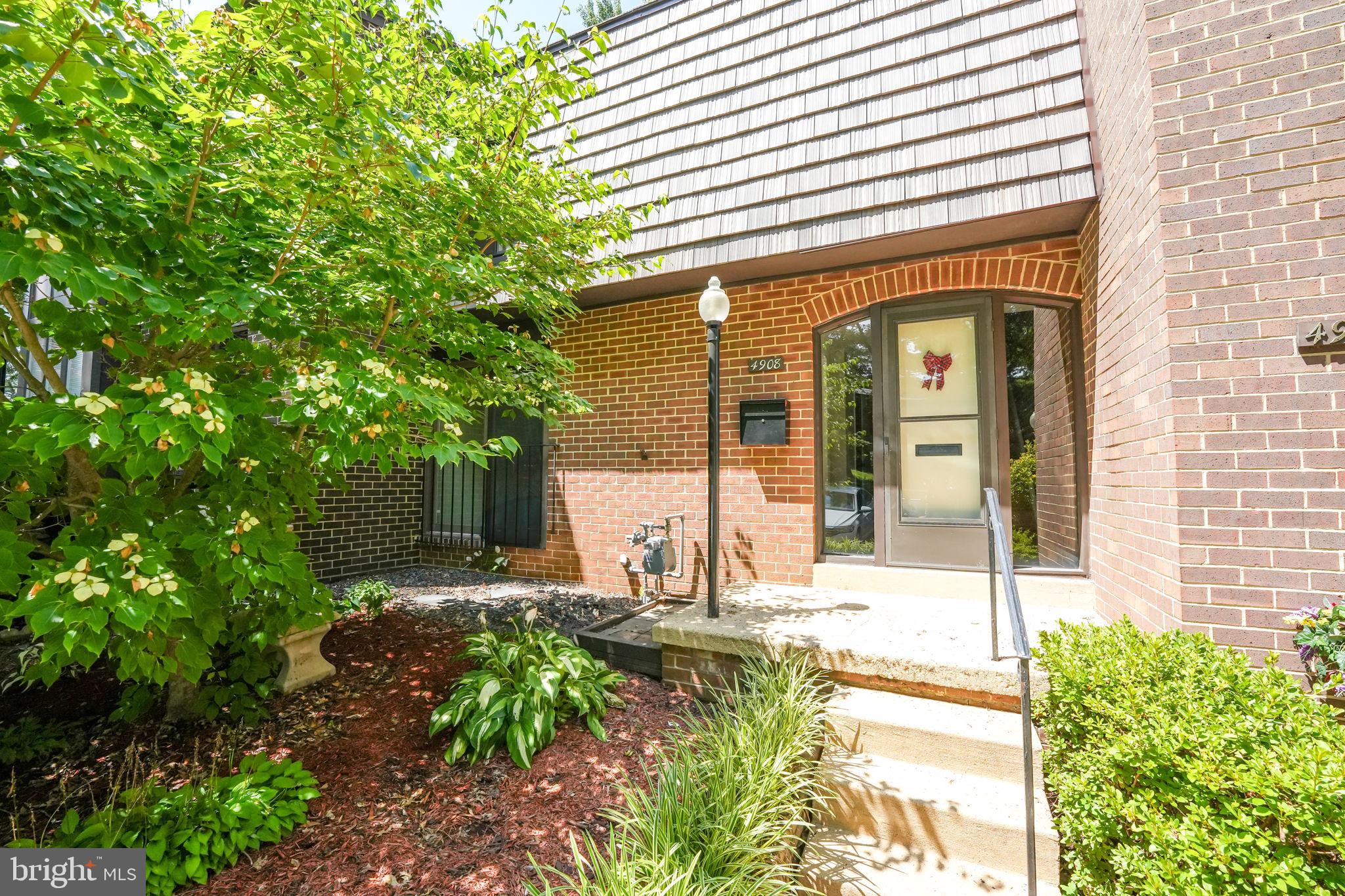 AMERICANA FAIRFAX - Residential Lease