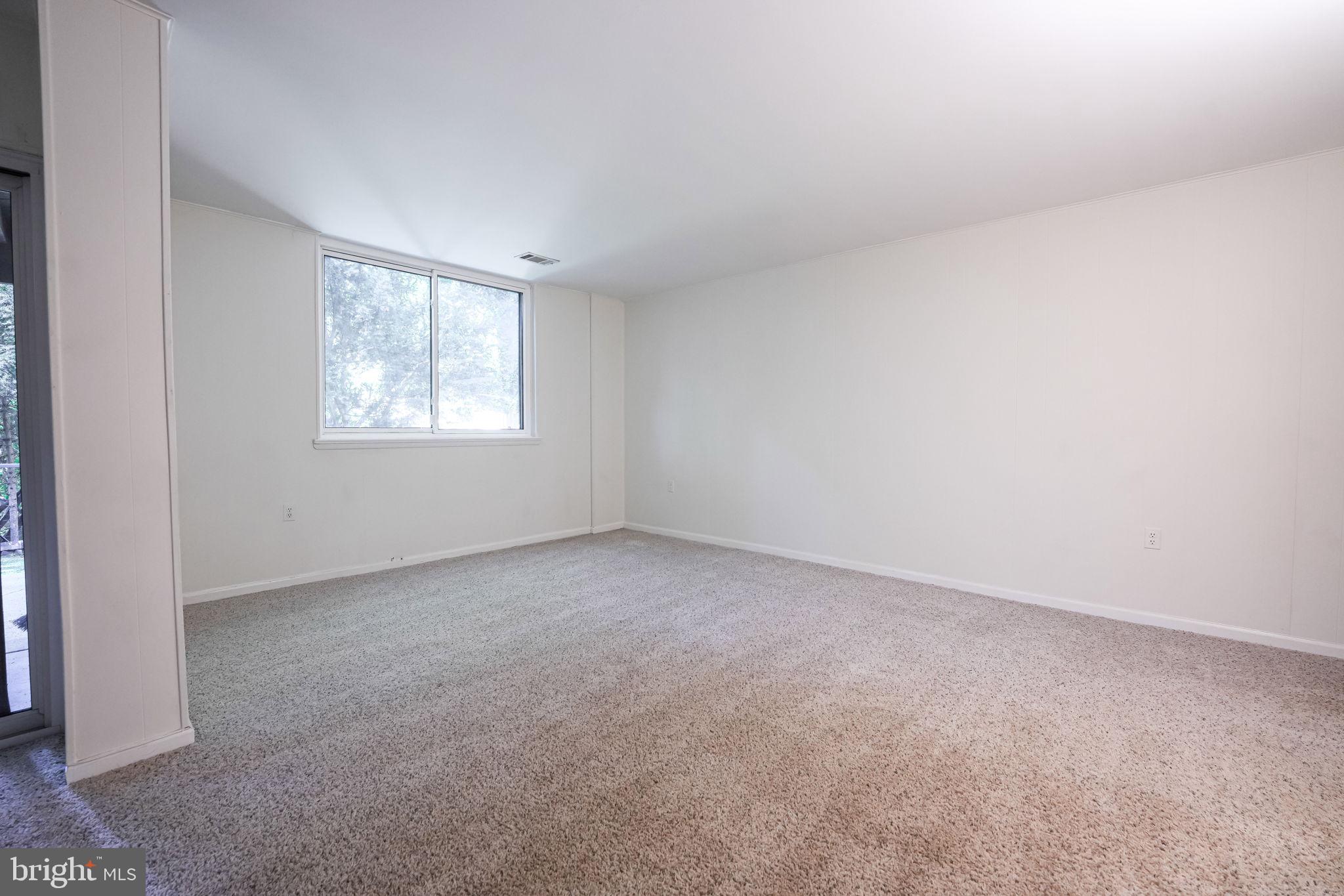 AMERICANA FAIRFAX - Residential Lease