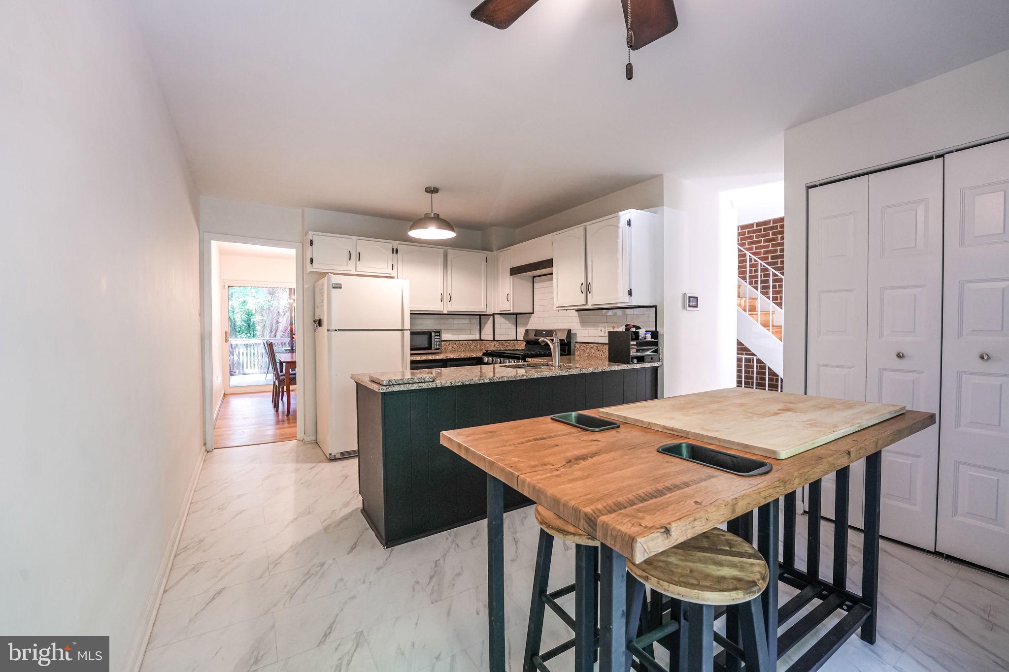 AMERICANA FAIRFAX - Residential Lease