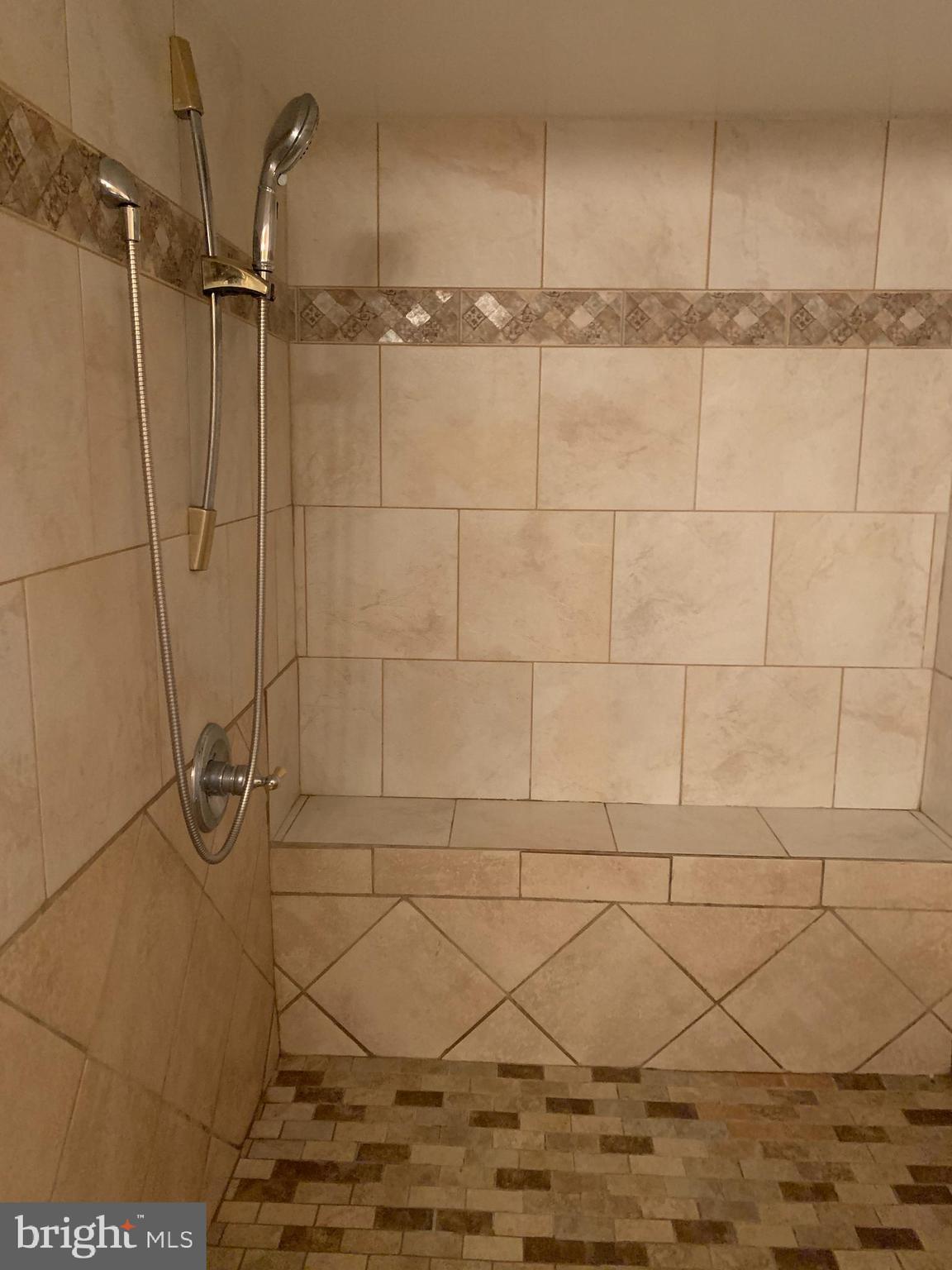 OAKRIDGE / COUNTRY RIDGE - Residential