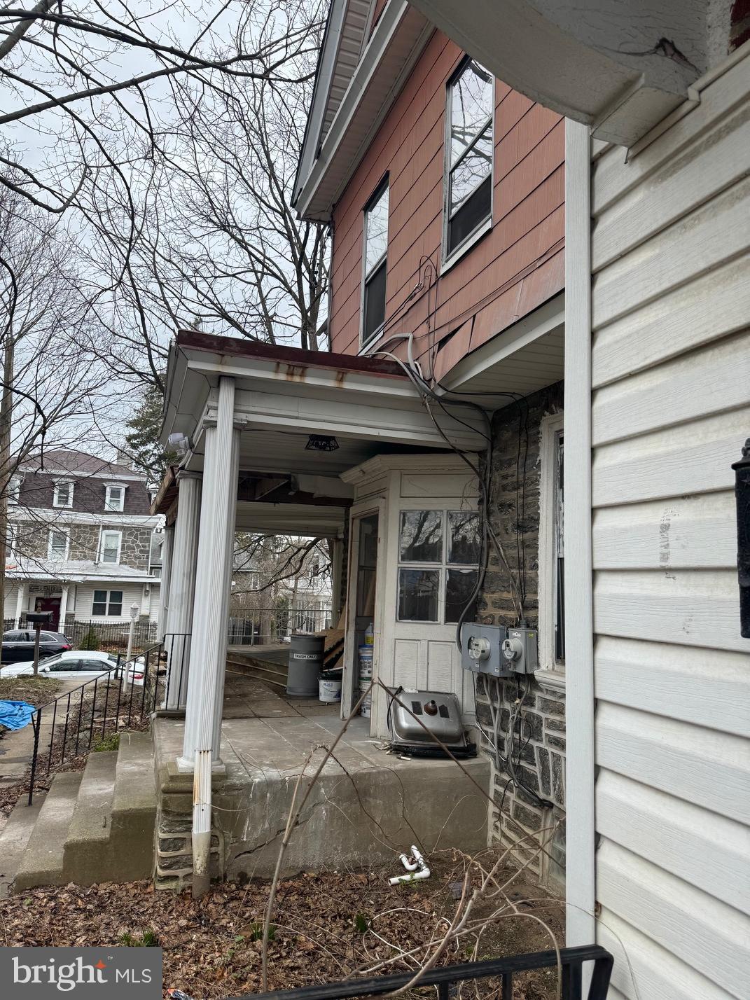 EAST OAK LANE - Residential Income