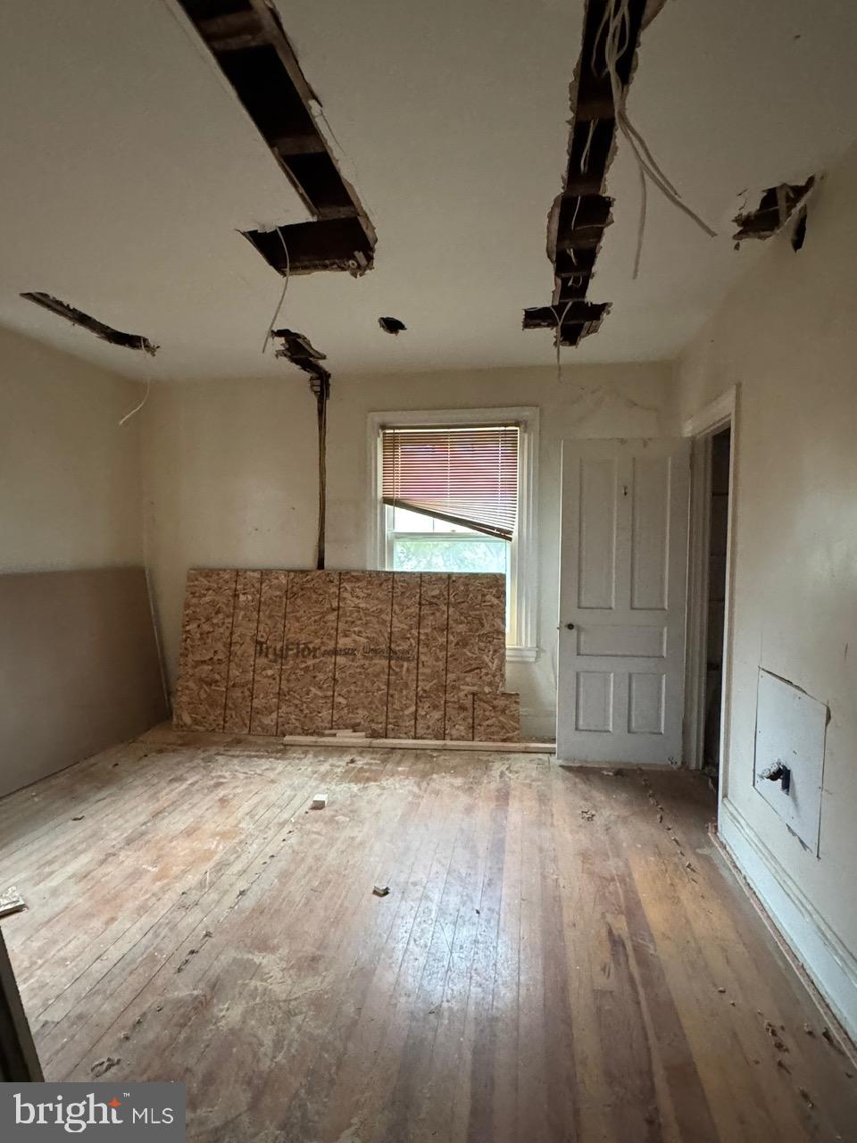 EAST OAK LANE - Residential Income
