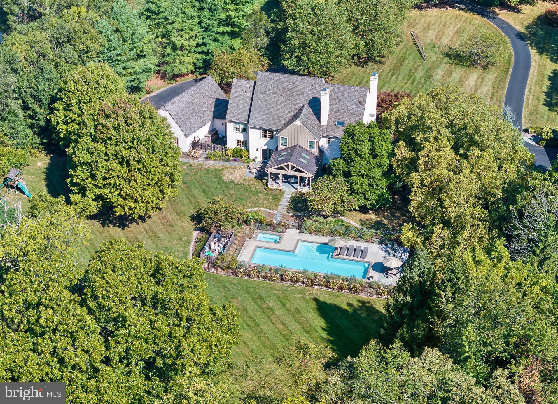 HORSESHOE FARM - Residential