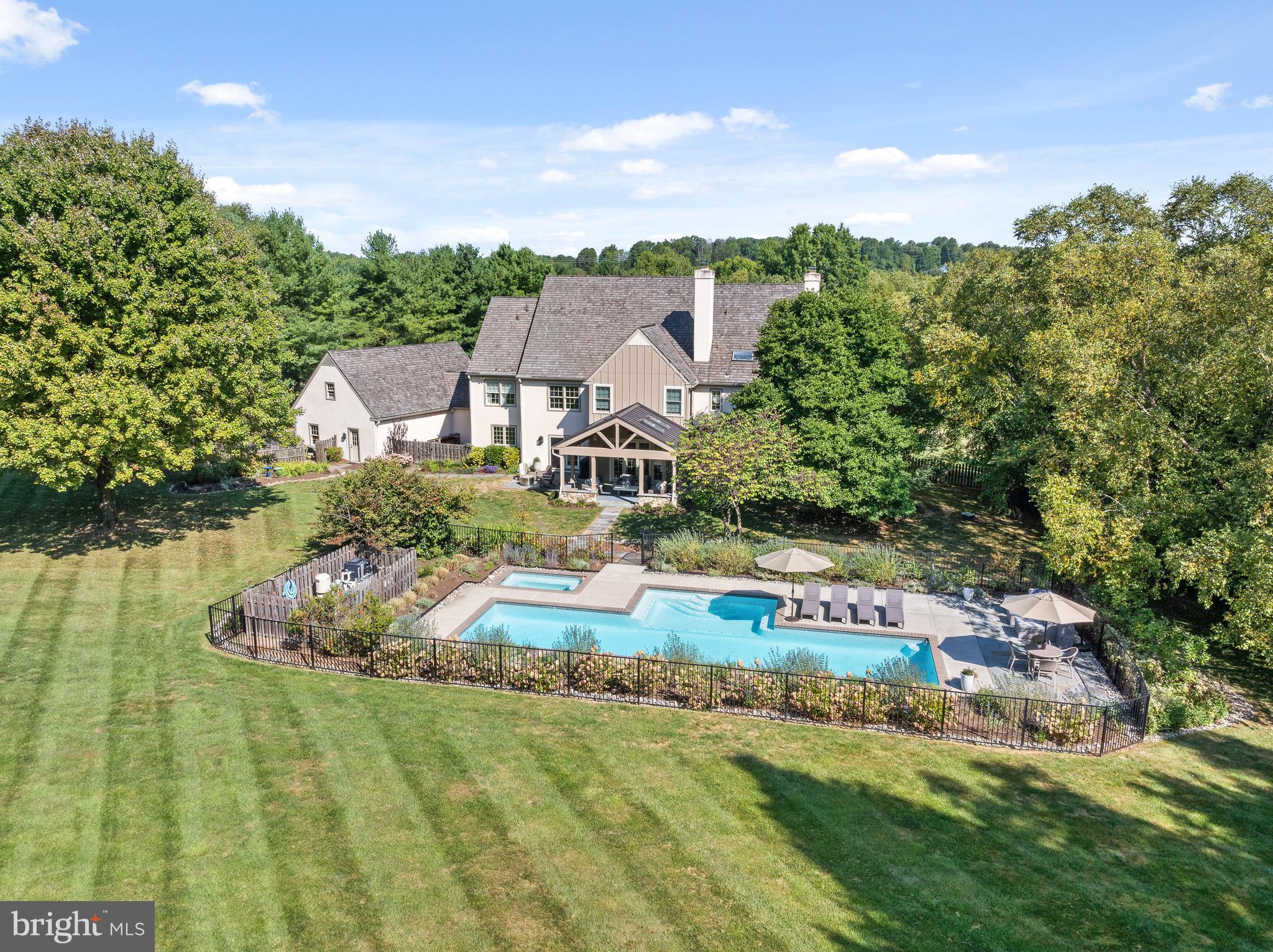 HORSESHOE FARM - Residential