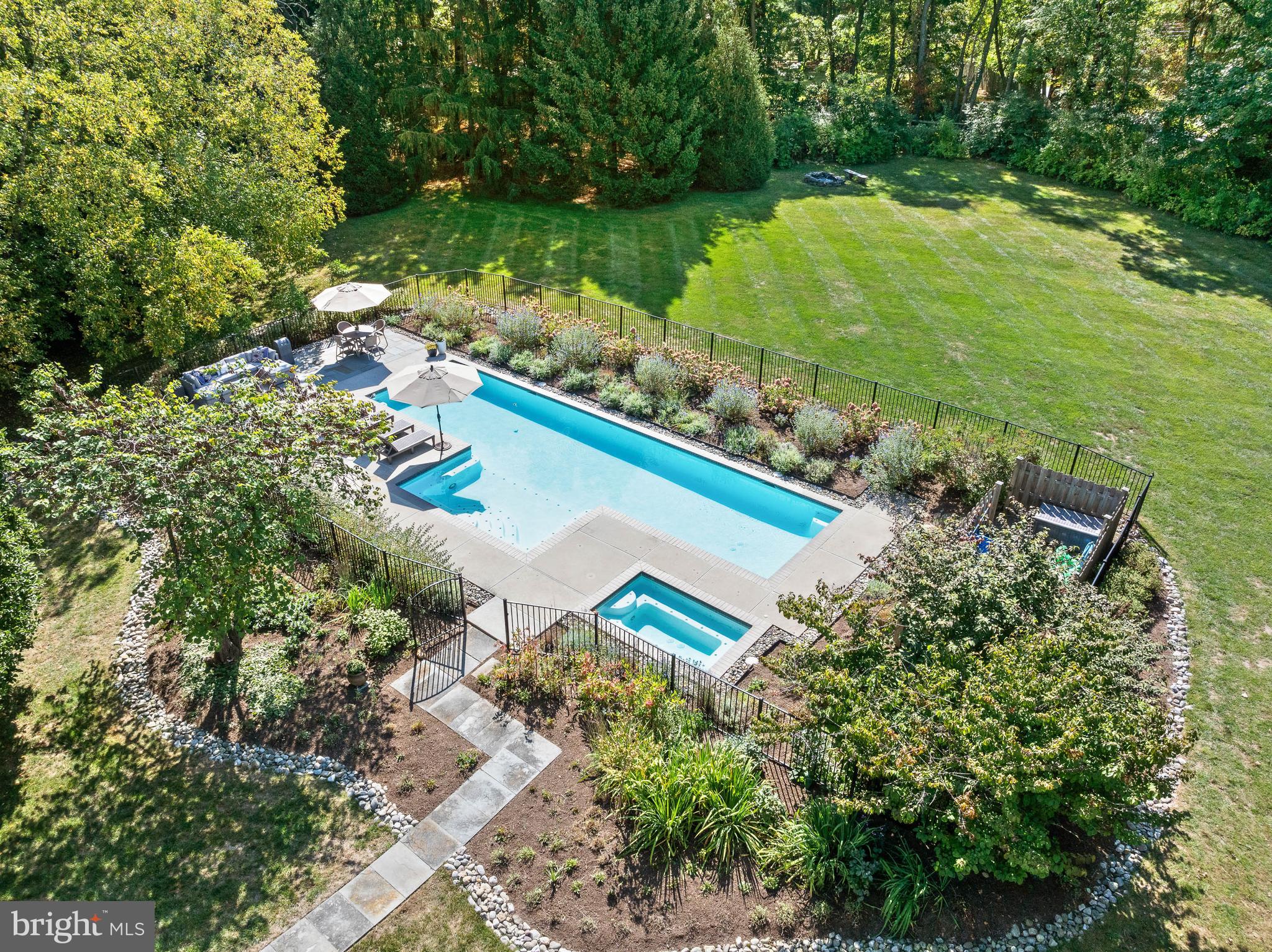 HORSESHOE FARM - Residential