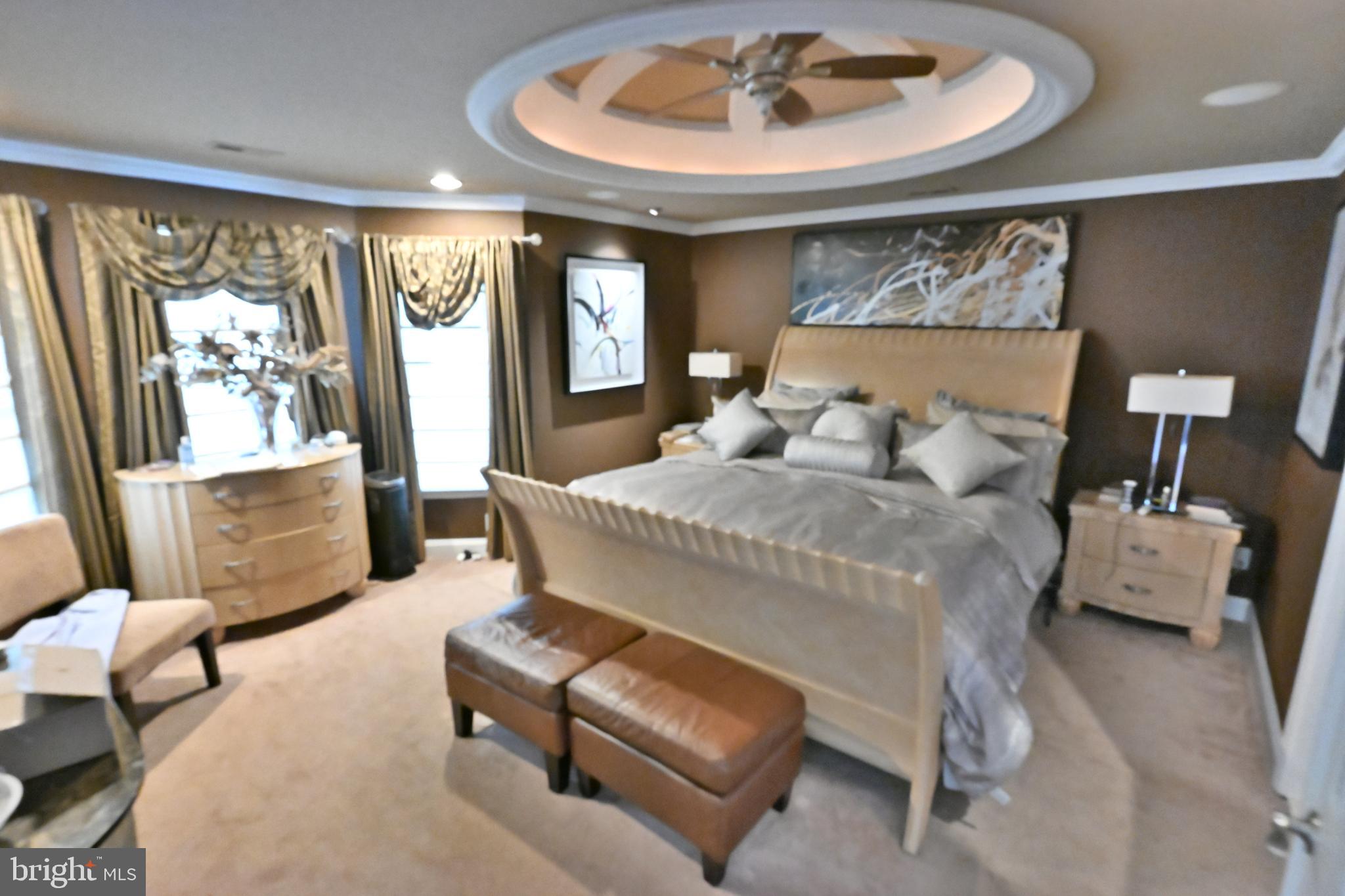EDWARDS MANOR - Residential