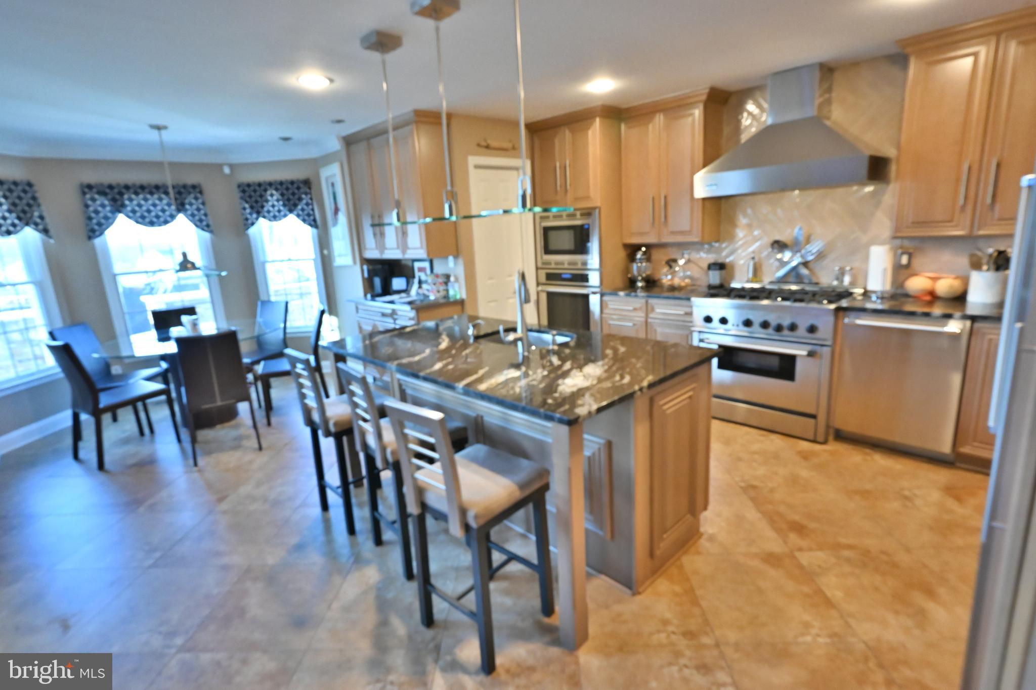 EDWARDS MANOR - Residential