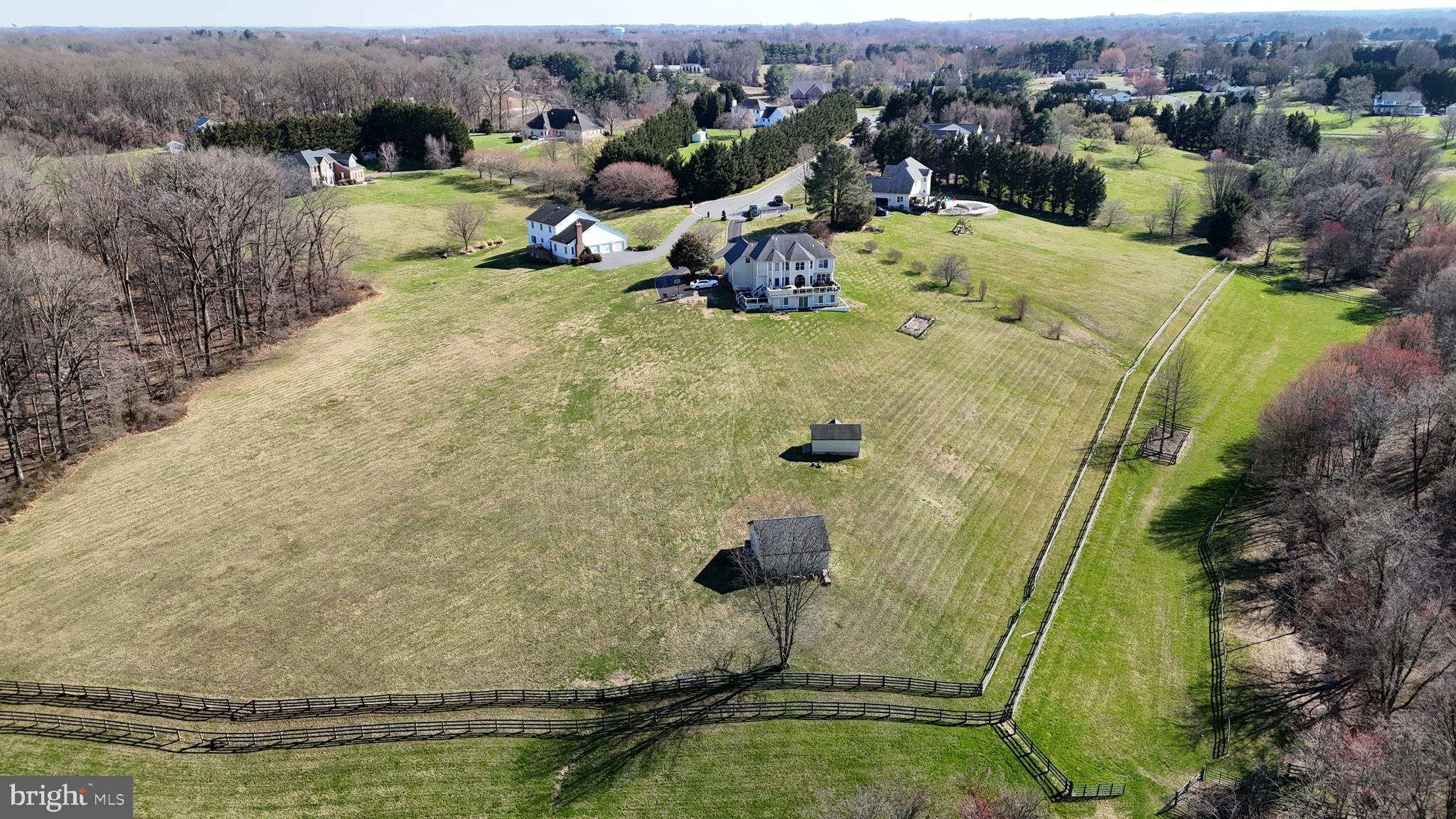 EDWARDS MANOR - Residential