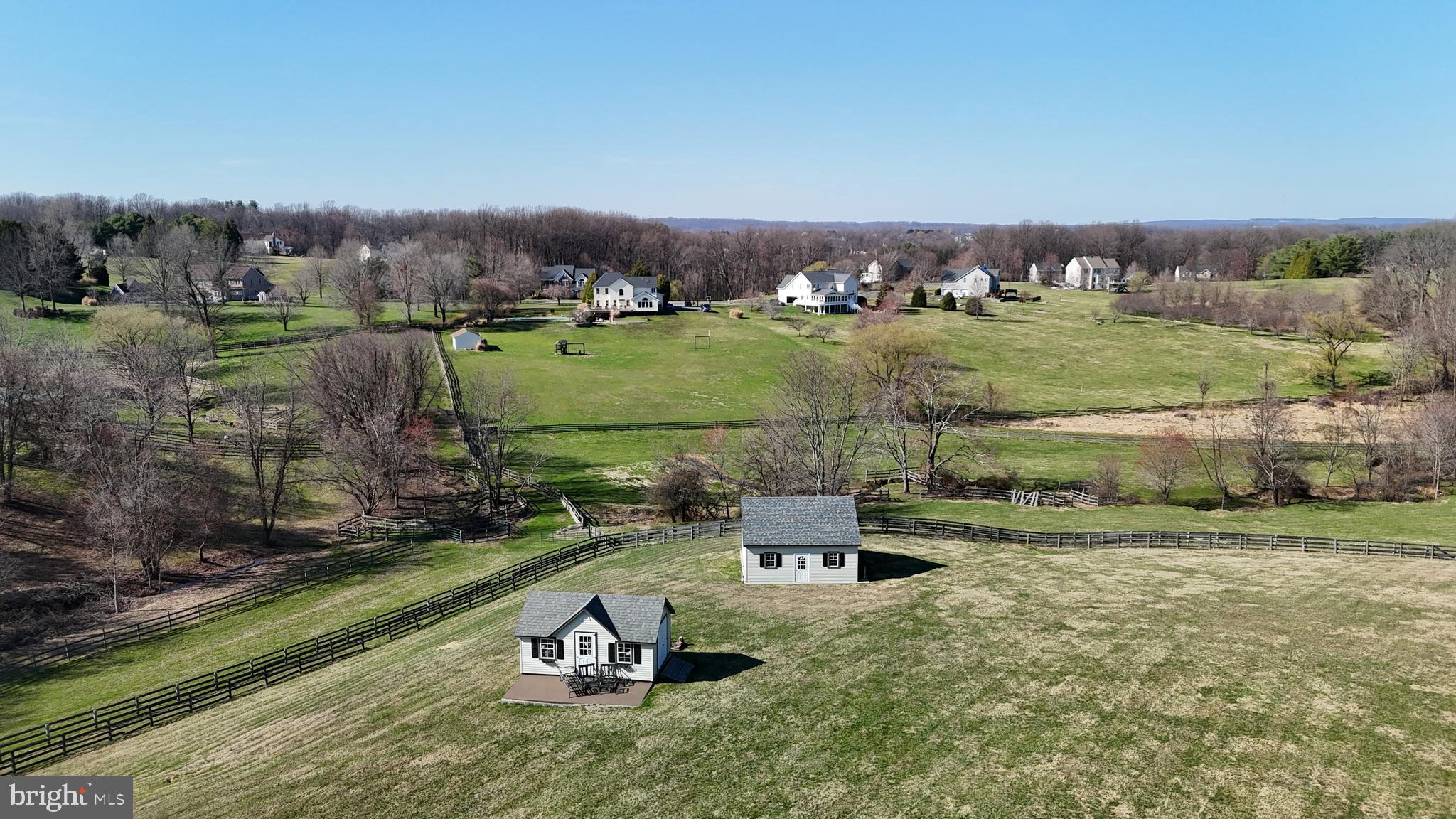 EDWARDS MANOR - Residential