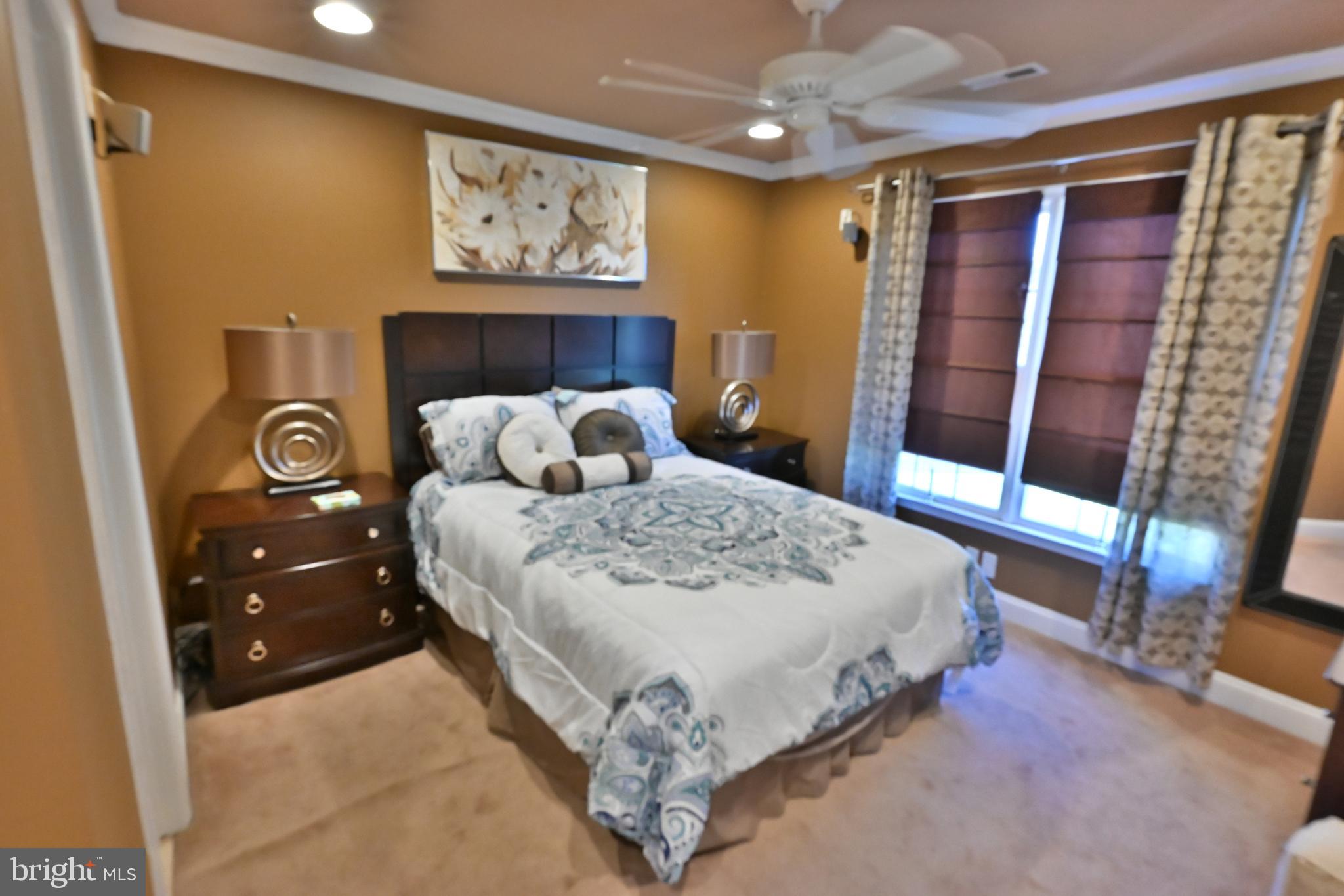 EDWARDS MANOR - Residential