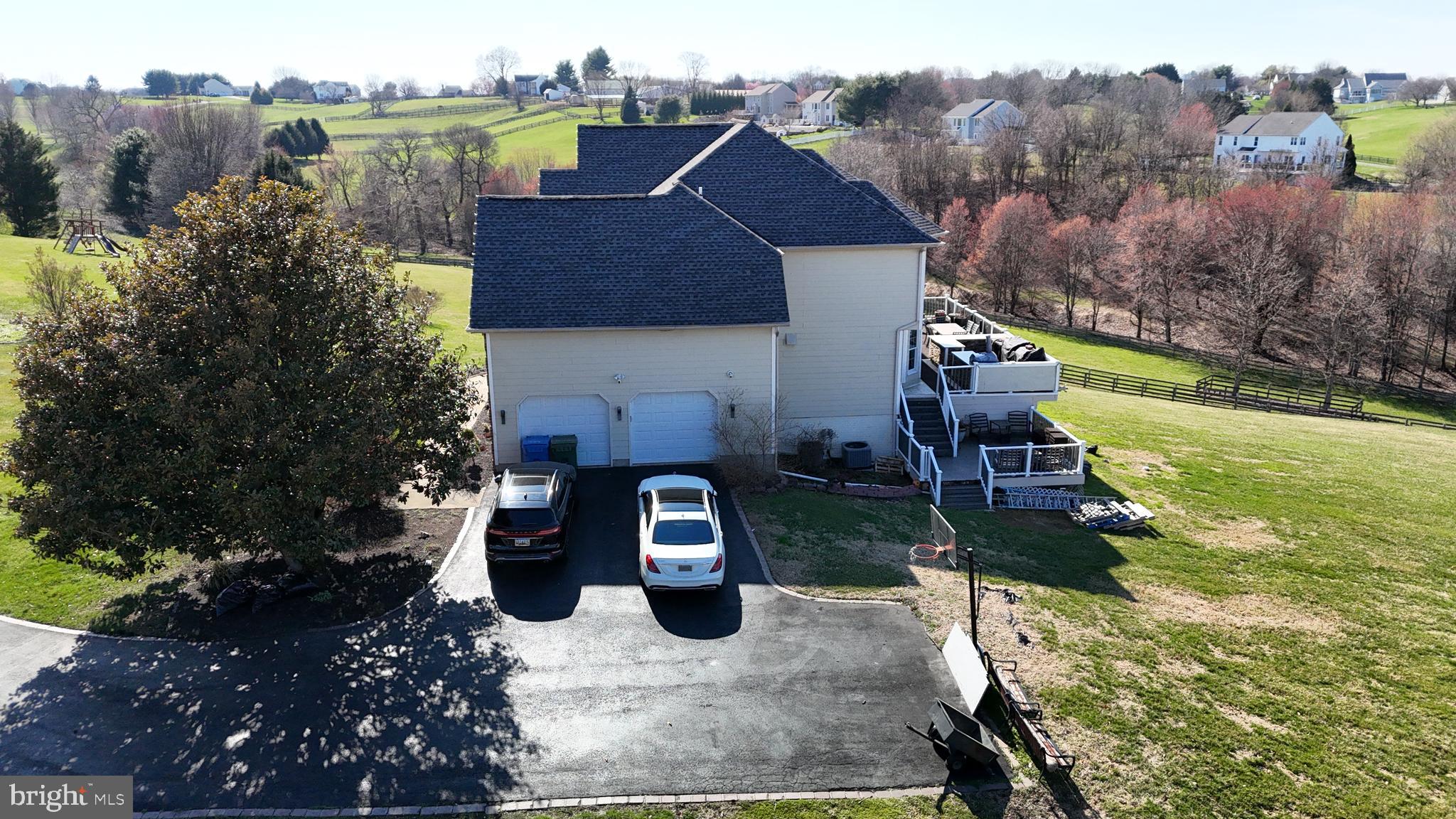 EDWARDS MANOR - Residential
